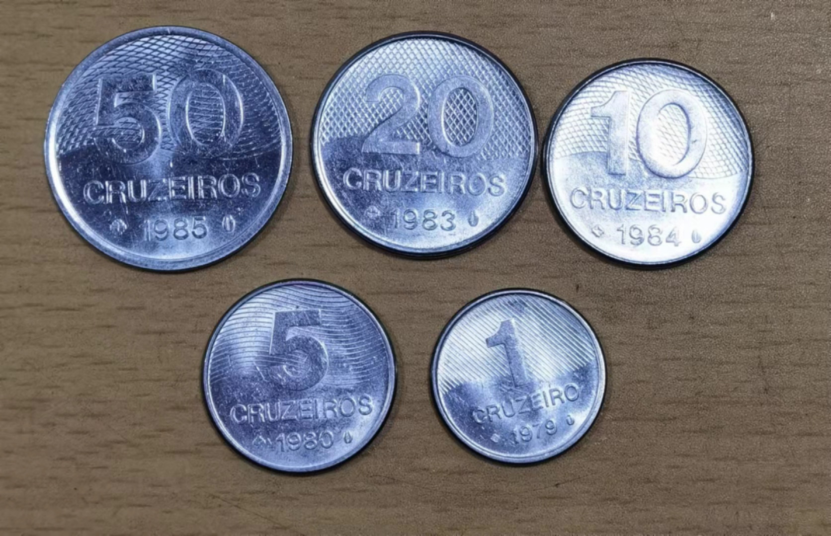 北京马甸外币专卖微拍第六十三期，非贵金属外国流通币，纪念币专场，陆续上新欢迎关注 巴西地图版