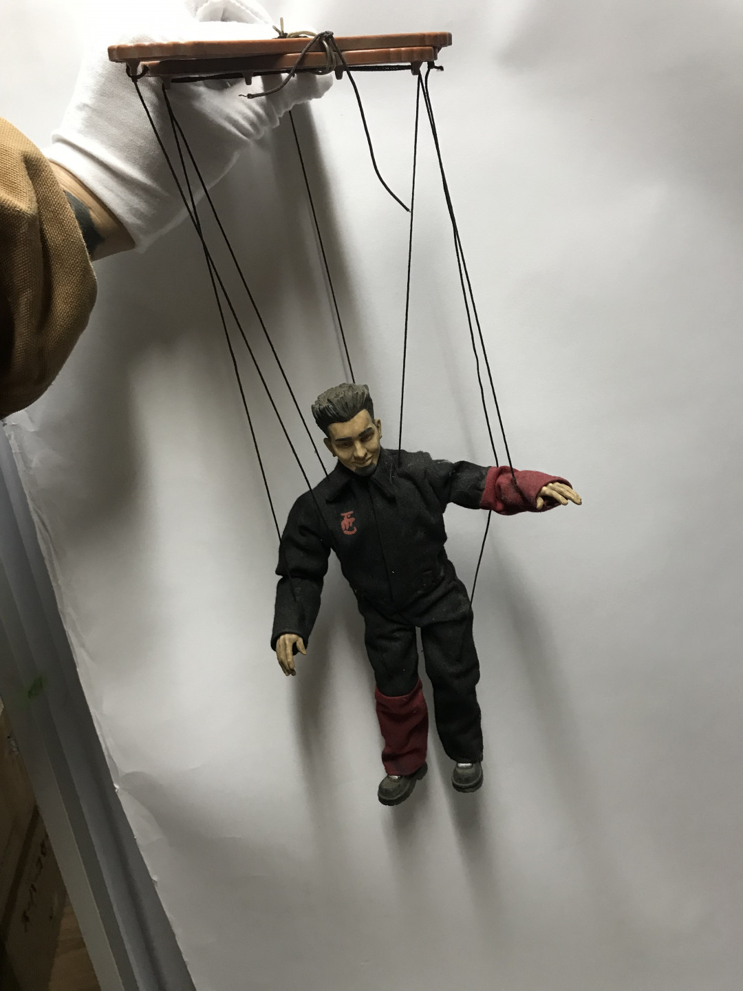 零元拍：正版 麦克法兰 七寸 忘记什么角色了，拍中就送吊线人偶一个。无配件无包装。