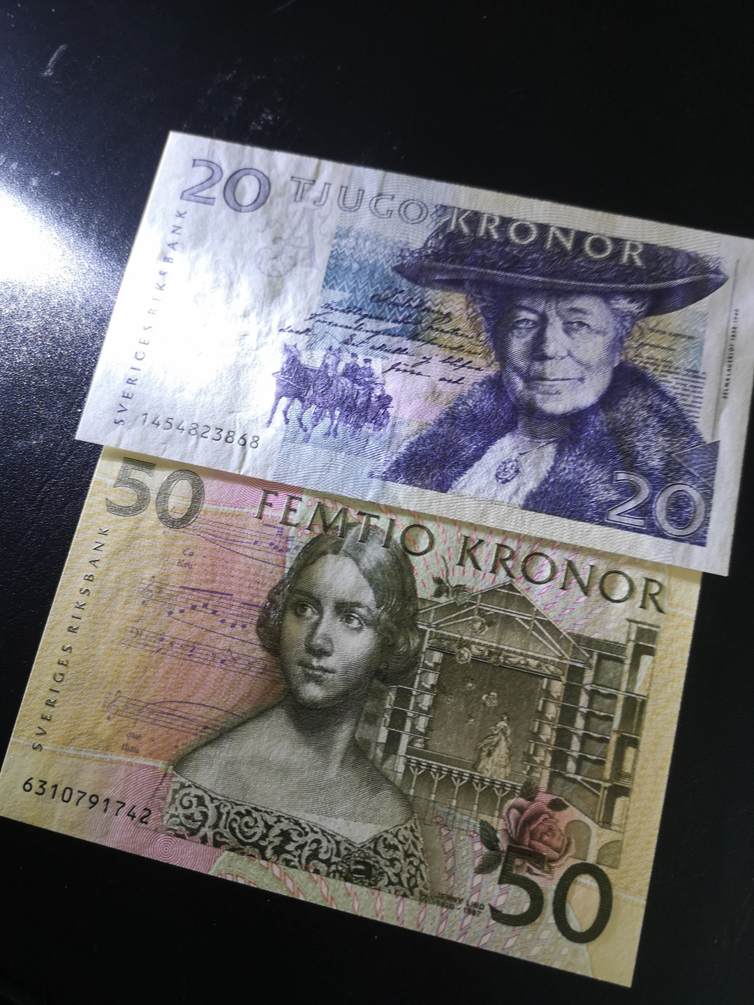 《外钞收藏家》第一百四十一期拍卖（本期81件） 瑞典初版50、20两张 全新UNC