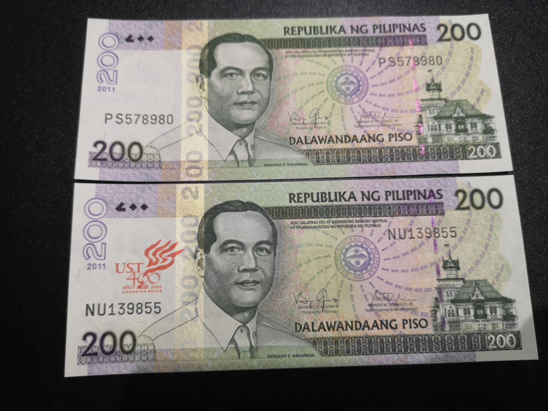 《外钞收藏家》第一百四十一期拍卖（本期81件） 菲律宾200面额2张 全新UNC 轻微星点潮