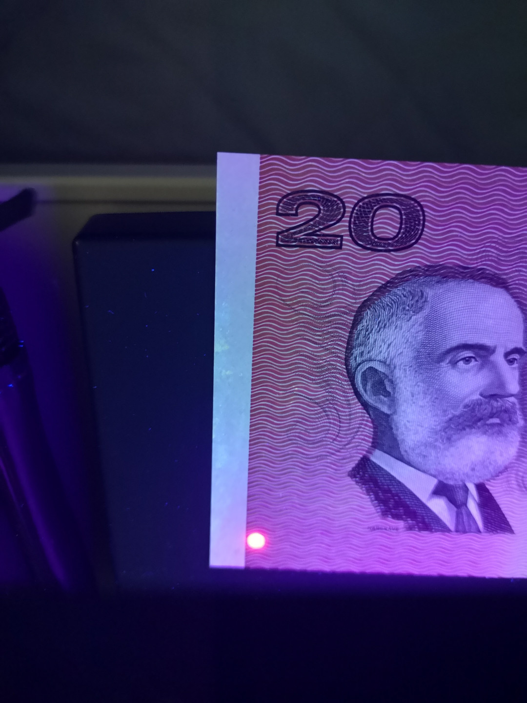 《外钞收藏家》第一百四十一期拍卖（本期81件） 澳大利亚20元 全新边上轻微潮 百位号272