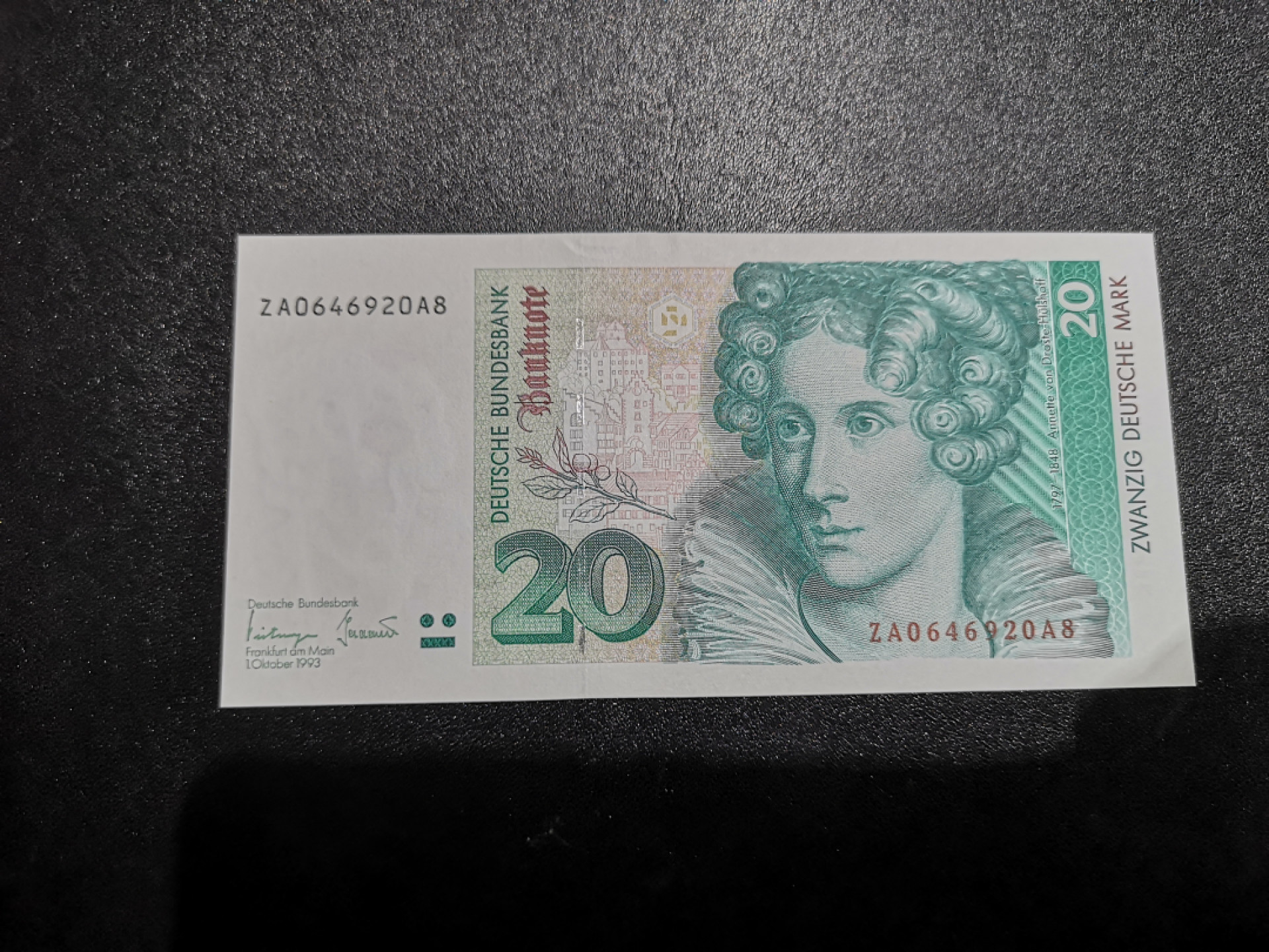 《外钞收藏家》第一百四十一期拍卖（本期81件） 1993年德国20马克 补号 近全新 疑似折个人认为是纸币一捆压出的印子 不测光看不出来