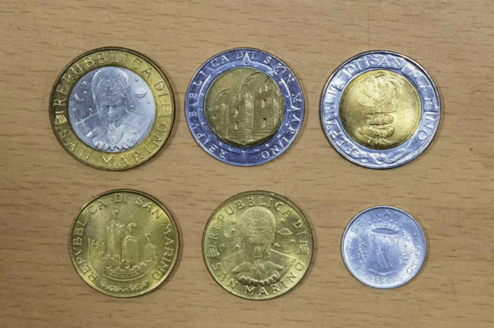 北京马甸外币专卖微拍第六十三期，非贵金属外国流通币，纪念币专场，陆续上新欢迎关注 圣马力诺