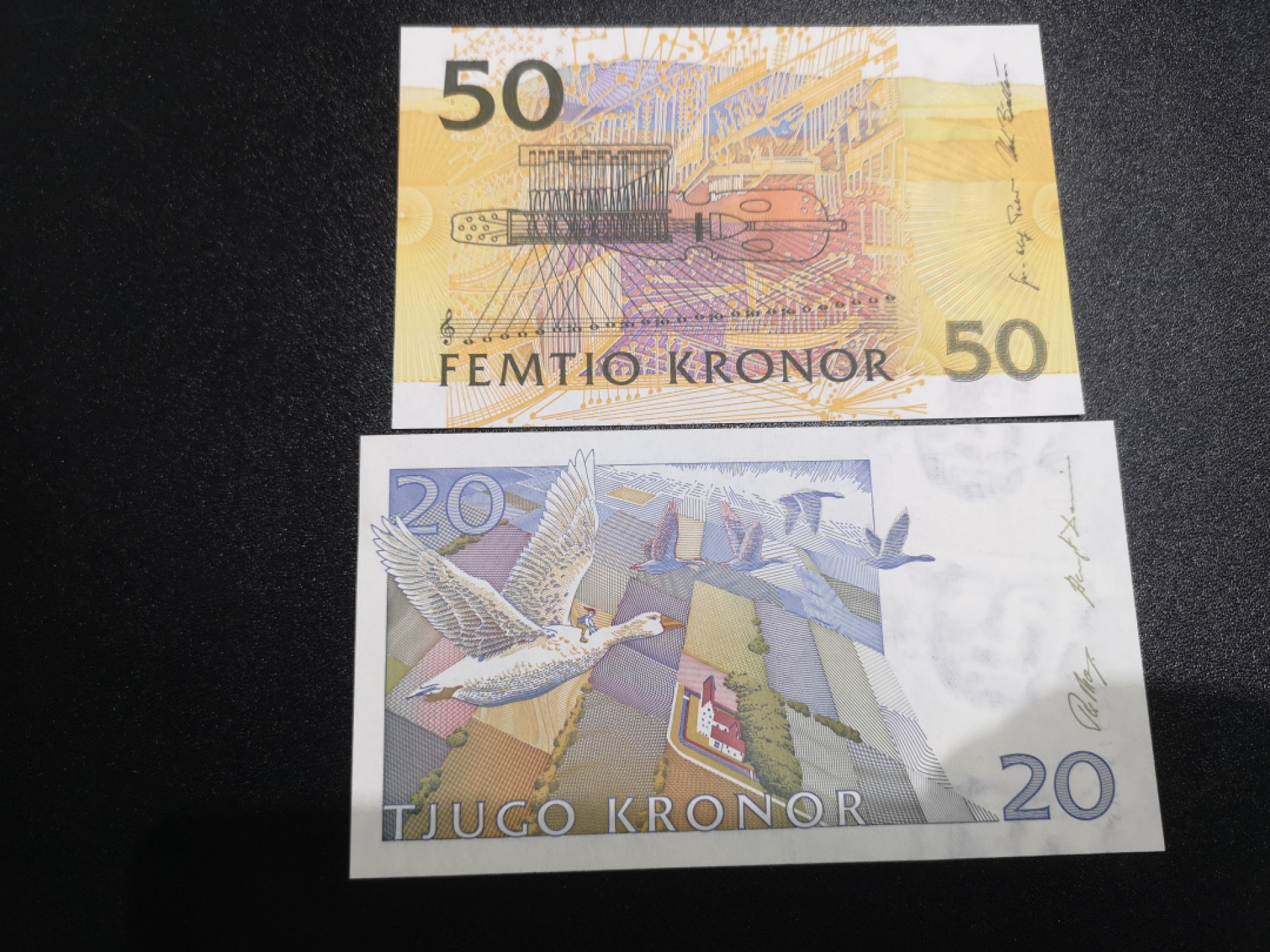 《外钞收藏家》第一百四十一期拍卖（本期81件） 瑞典初版50、20两张 全新UNC