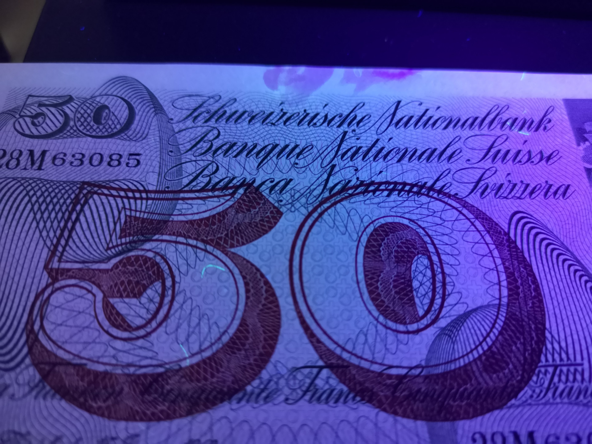 《外钞收藏家》第一百四十二期拍卖（周三拍场） 瑞士50法郎 全新 无折 荧光边上有一个潮癍