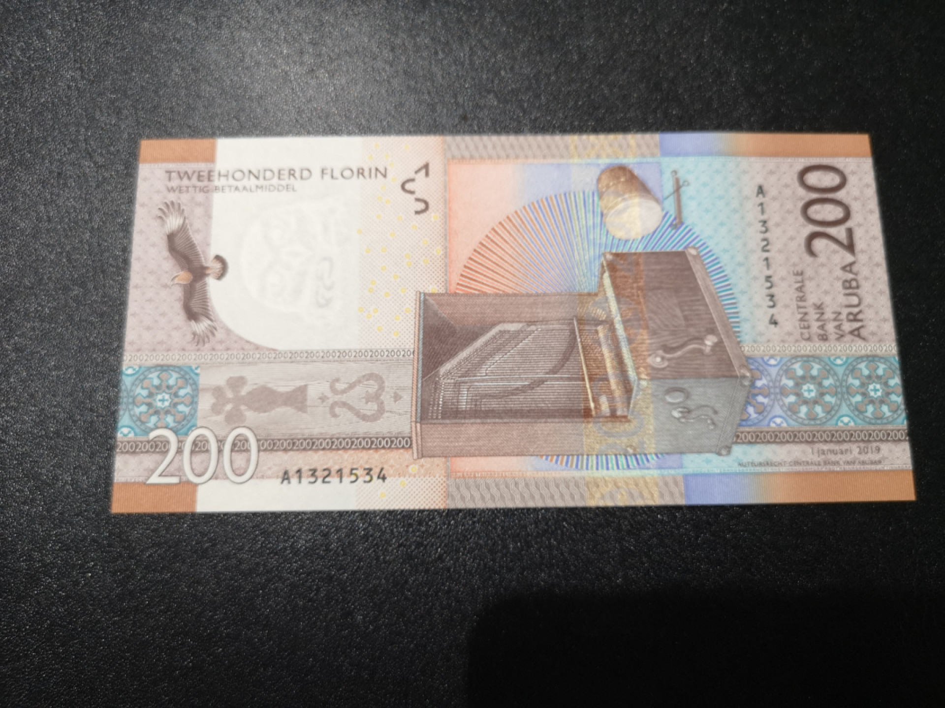 《外钞收藏家》第一百四十二期拍卖（周三拍场） 2019年阿鲁巴200 全新UNC A冠