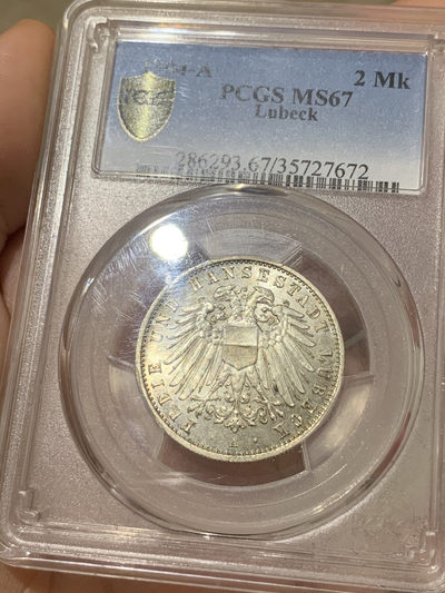 《竞宝斋》--第12场（立冬之夜）精品特拍！ - PCGS-MS67 顶级高分 德国 1904年 吕贝克A版 2马克银币无可挑剔的光泽，经历百年仍保持出厂状态