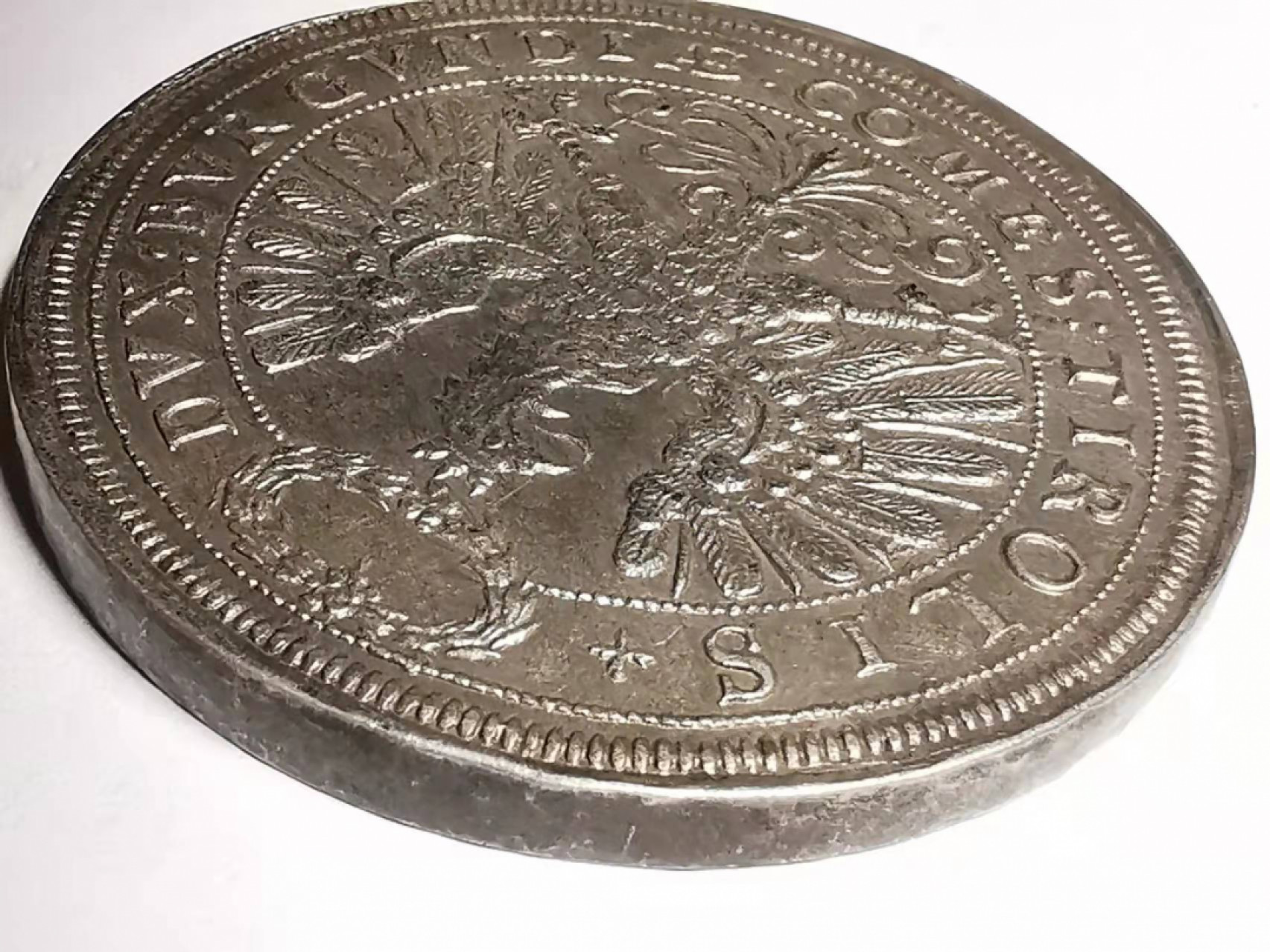 凡希社世界钱币微拍第一百七十六期 荐！1626神罗利奥波德与克劳迪亚双头像2泰勒大银极美品！