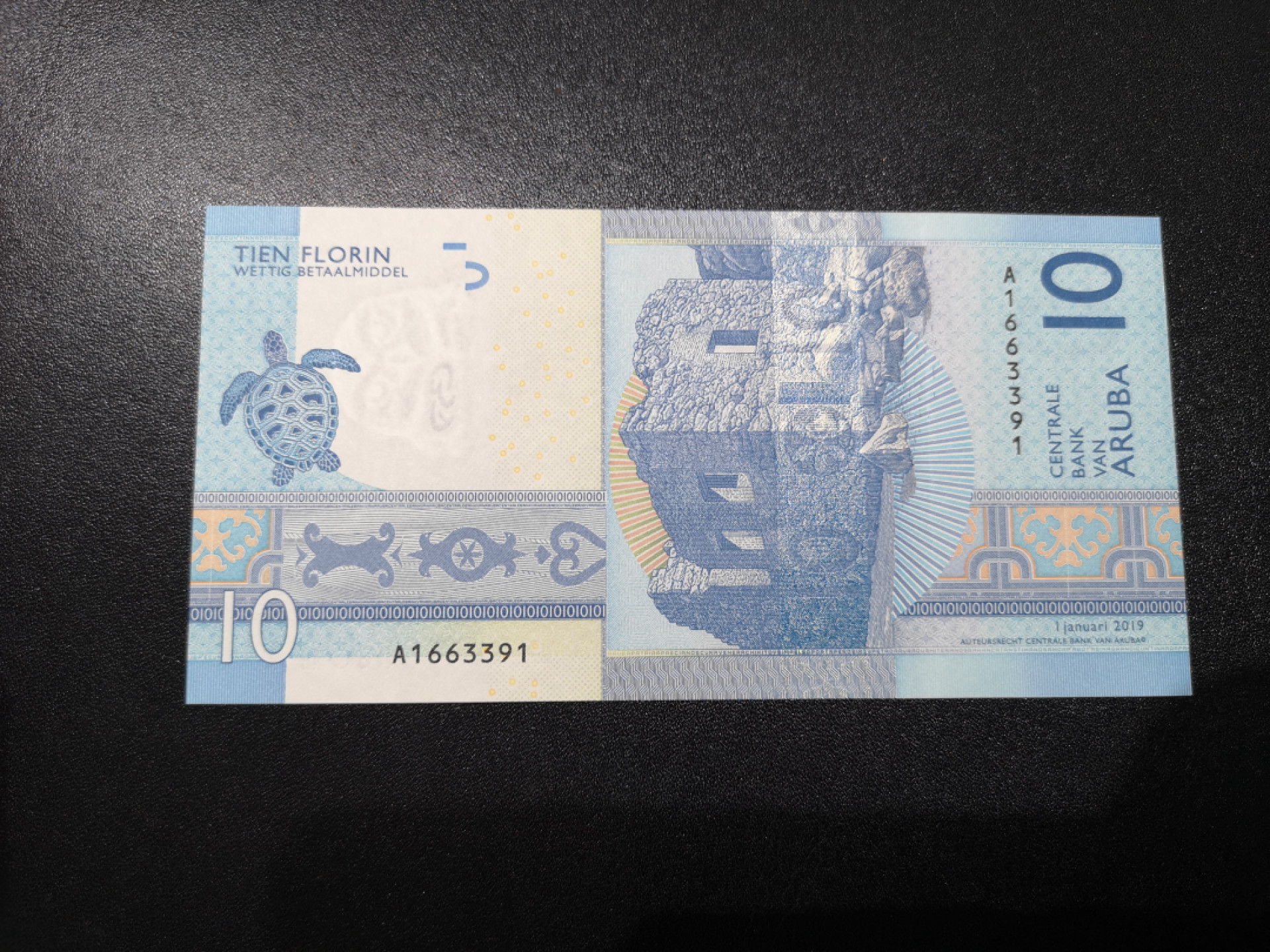 《外钞收藏家》第一百四十四期拍卖（本期85件） 2019年阿鲁巴10 A冠无47 全新UNC