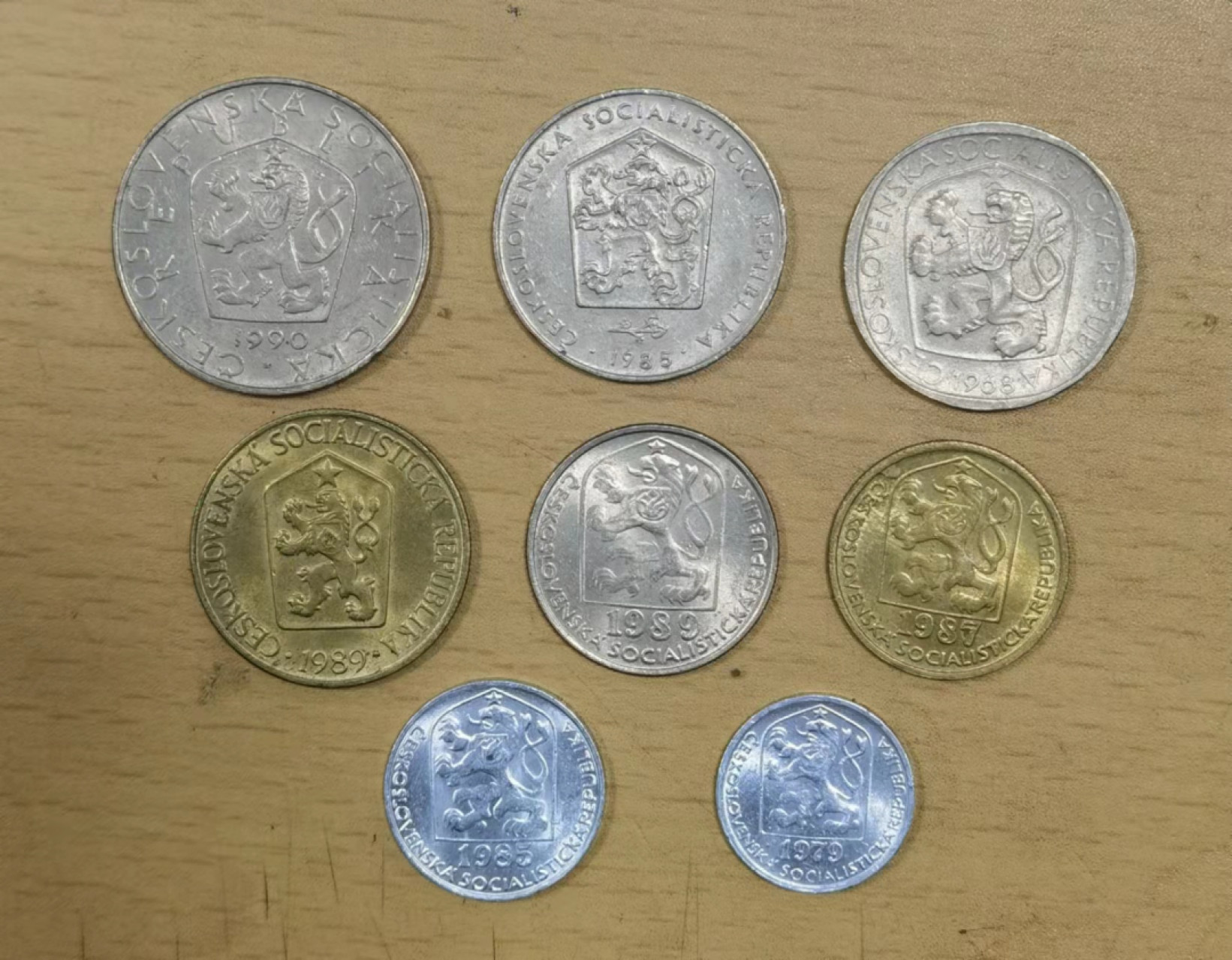 北京马甸外币专卖微拍第六十五期，非贵金属外国纪念币流通币专场，陆续上新欢迎关注 捷克斯洛伐克
