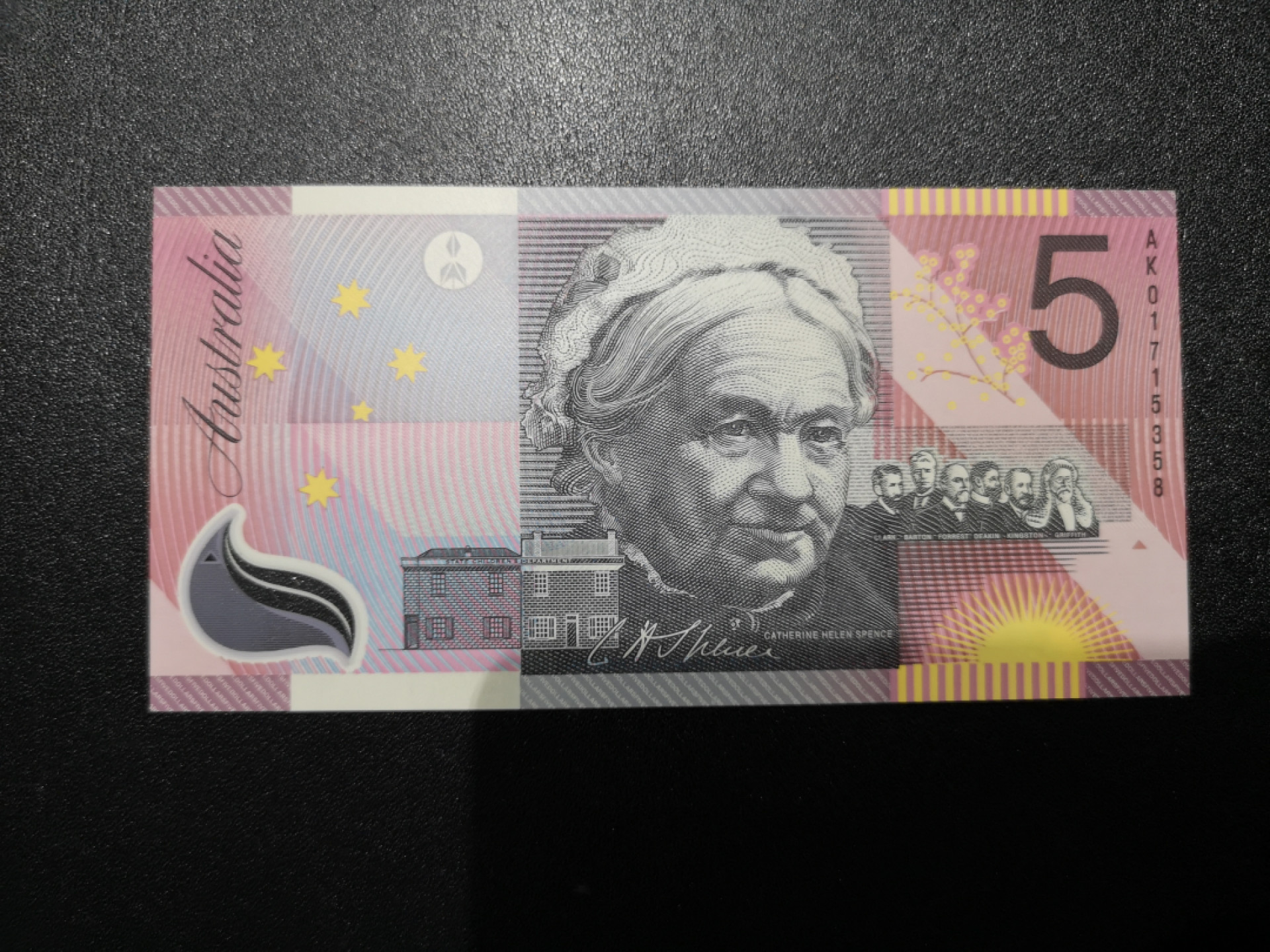 《外钞收藏家》第一百四十四期拍卖（本期85件） 澳大利亚5元 塑料钞纪念钞一张 全新UNC