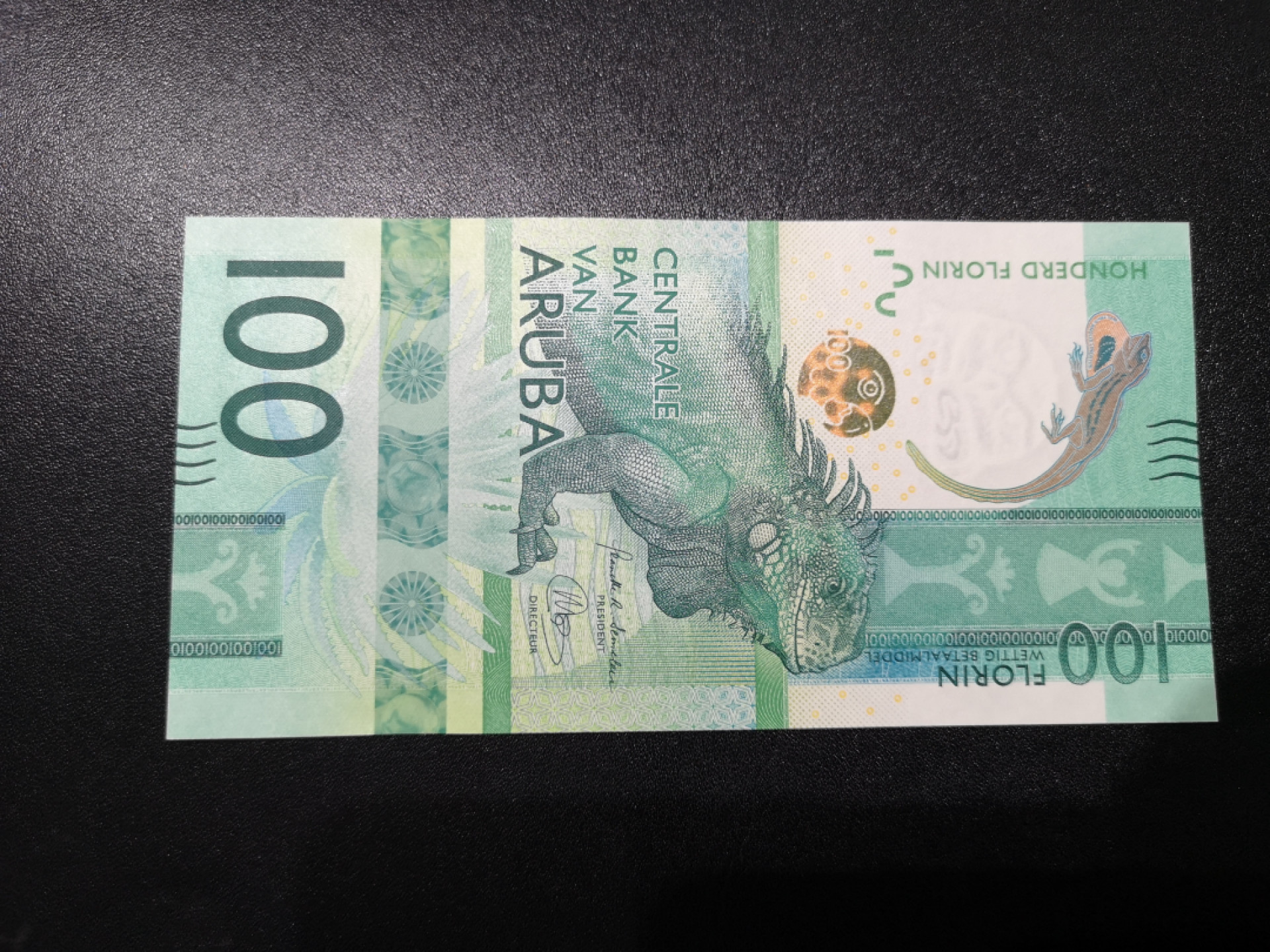 《外钞收藏家》第一百四十四期拍卖（本期85件） 2019年阿鲁巴10 A冠无47 全新UNC头8尾8非常好的号