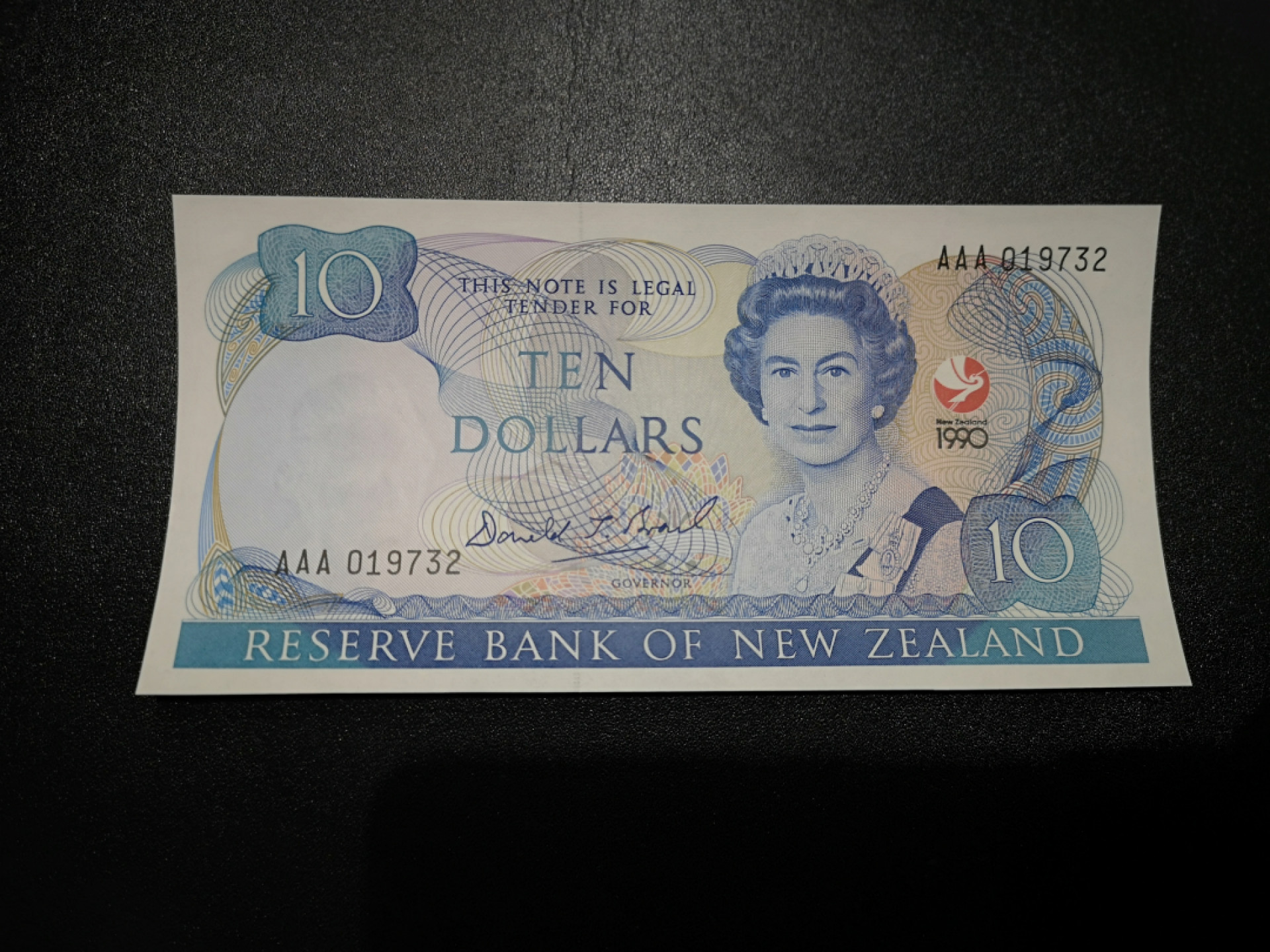 《外钞收藏家》第一百四十四期拍卖（本期85件） 1990年新西兰AAA冠 10刀 全新UNC 纸张挺阔