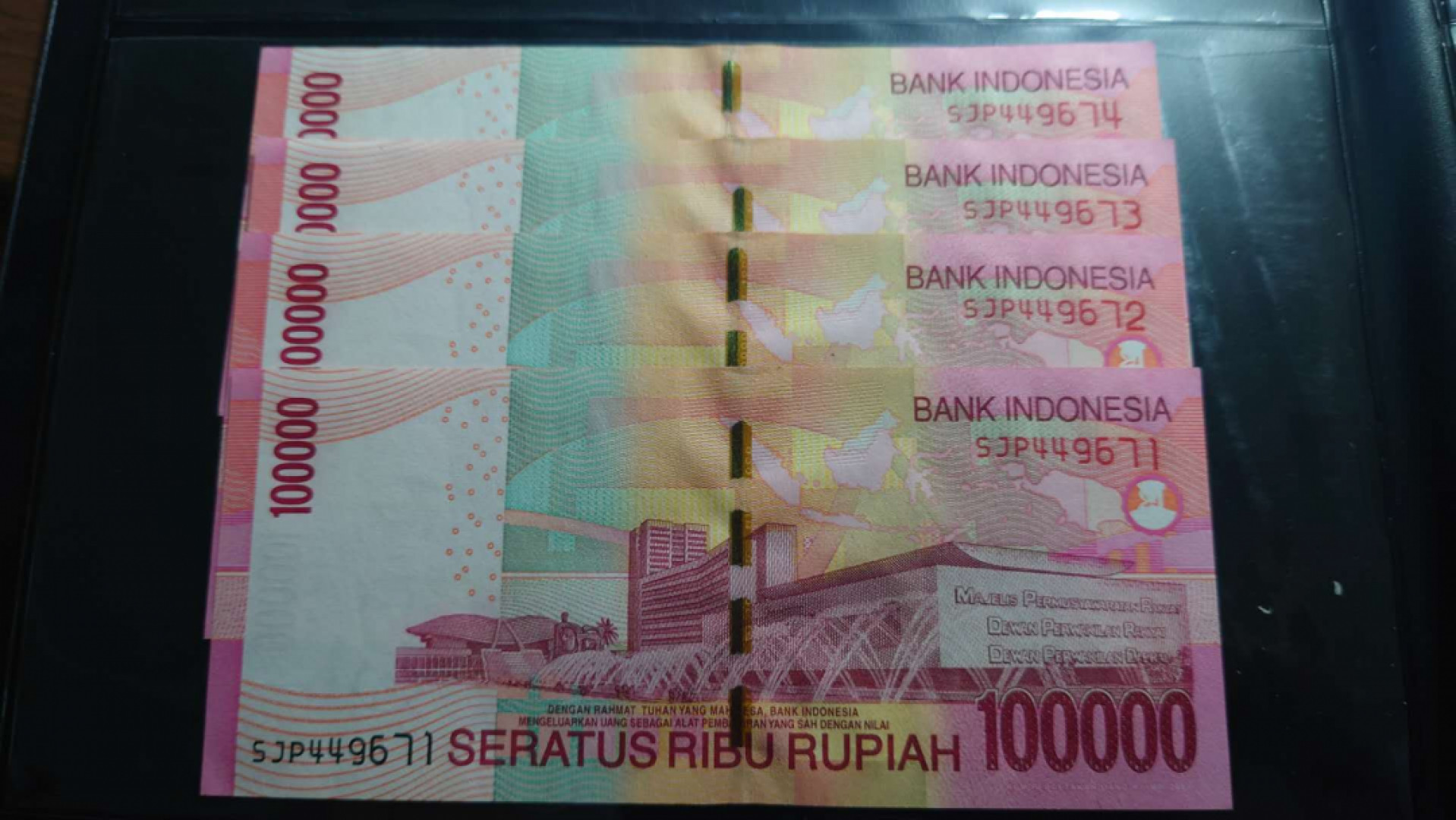 【囧羊收藏】精选微拍第39期暨2021年第三十期 双十一特辑 2012年印度尼西亚100000卢比 四张连号如图 全新UNC