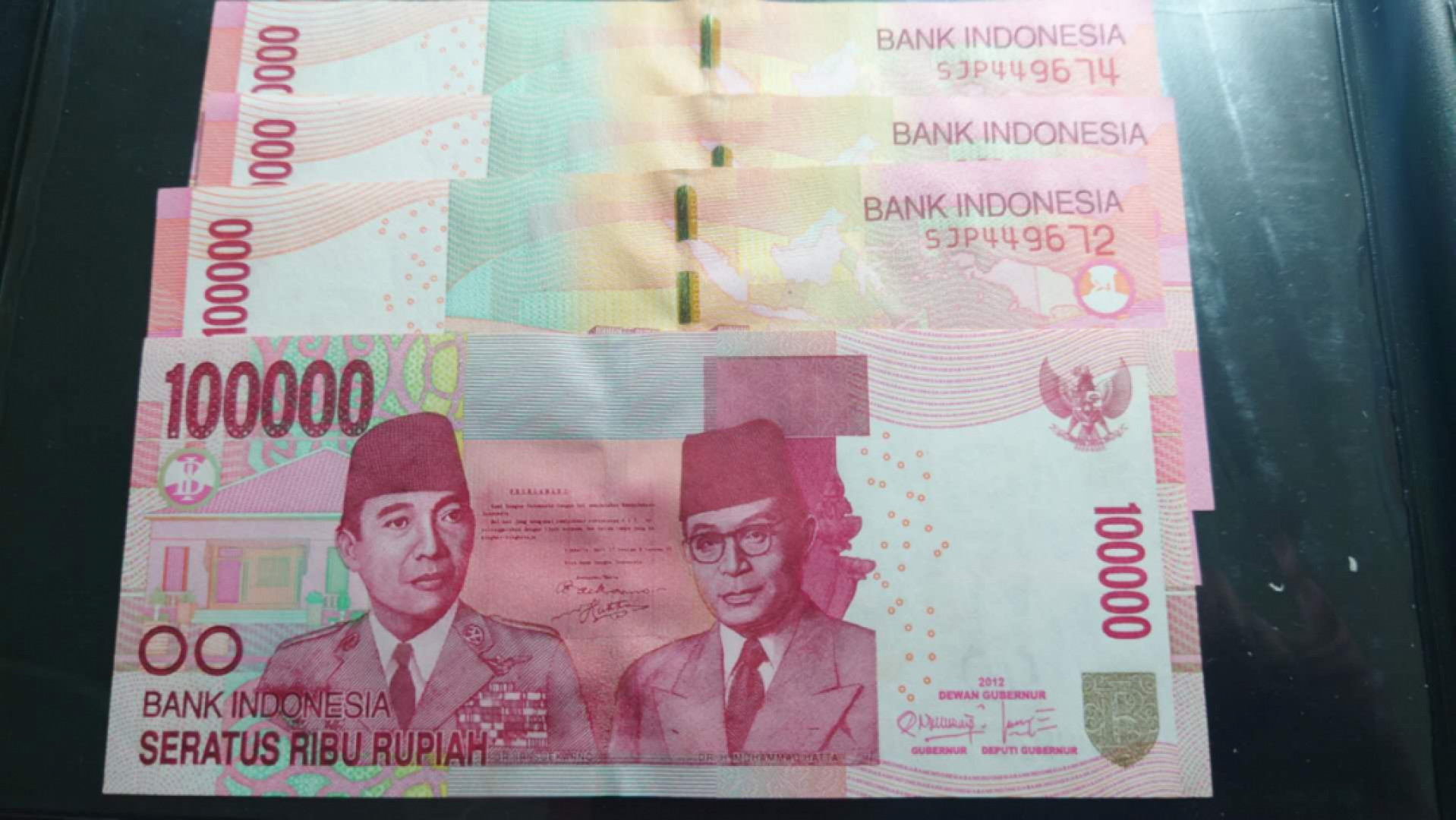 【囧羊收藏】精选微拍第39期暨2021年第三十期 双十一特辑 2012年印度尼西亚100000卢比 四张连号如图 全新UNC