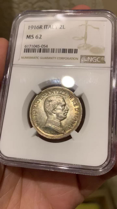 《竞宝斋》钱币微拍-第13场-本周日，周一2场连拍（全场顺丰包邮） NGC-MS62 意大利1916年 2里拉 胜利马车 银币 原味带光