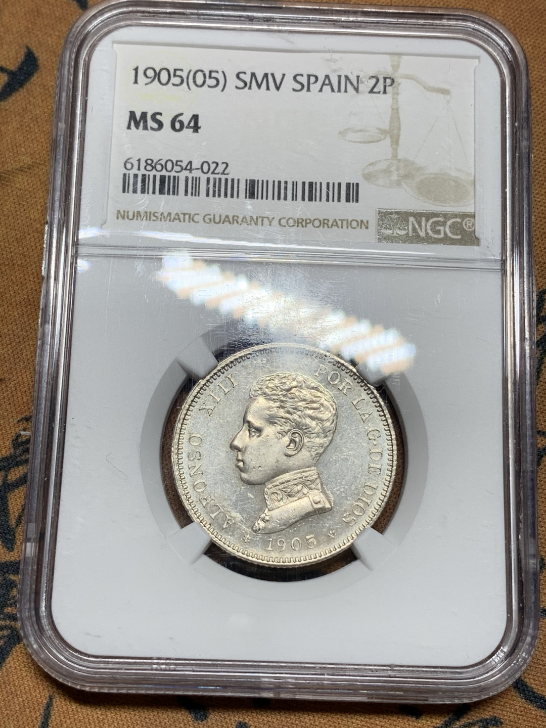 《竞宝斋》钱币微拍-第13场-本周日，周一2场连拍（全场顺丰包邮） NGC-MS64 西班牙 1905年 军装版 2比塞塔 银币 高分难得