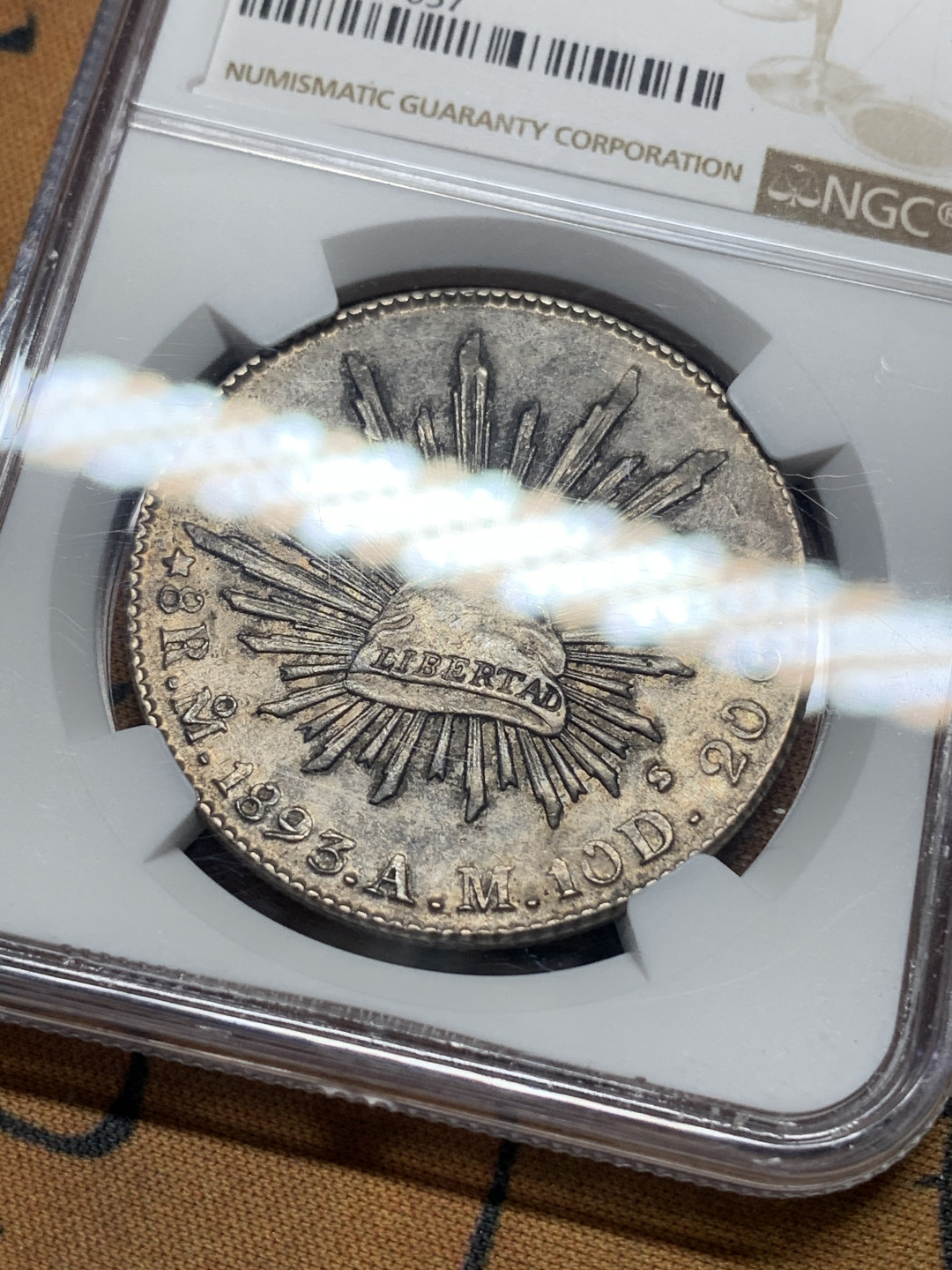 《竞宝斋》钱币微拍-第13场-本周日，周一2场连拍（全场顺丰包邮） NGC-AU58 墨西哥 1893年 鹰洋 8R 带彩老包浆 一流的味道