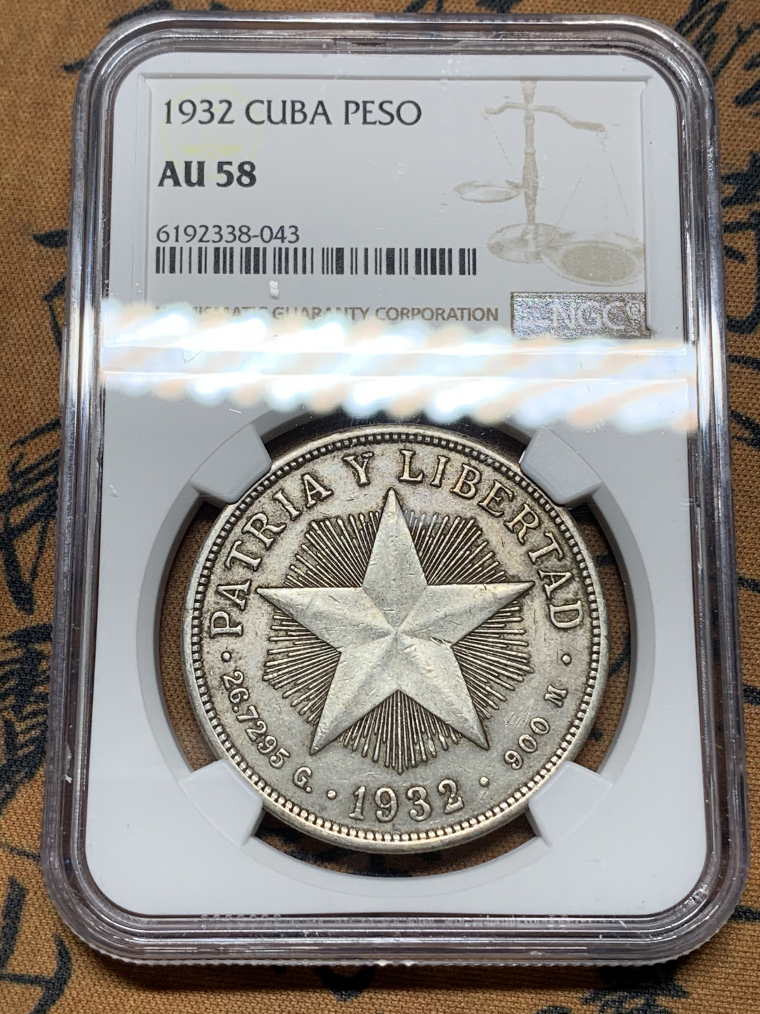 《竞宝斋》钱币微拍-第13场-本周日，周一2场连拍（全场顺丰包邮） NGC-AU58 古巴 1932年 大五星 1比索 银币 热门品种