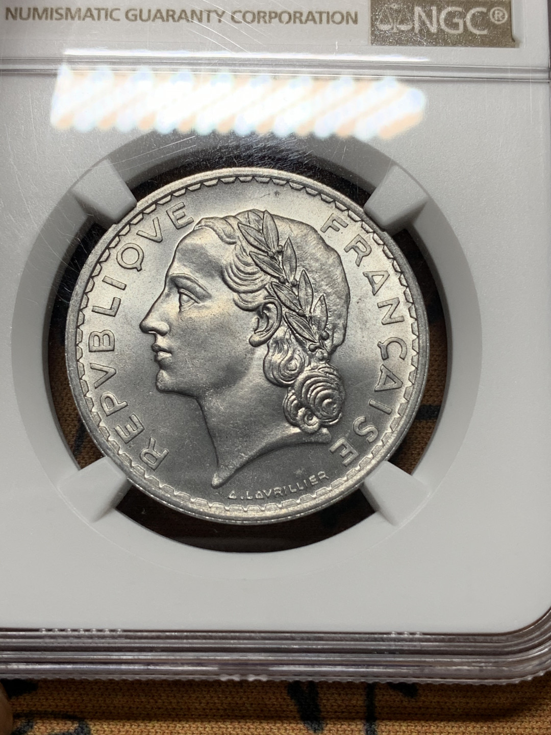 《竞宝斋》钱币微拍-第13场-本周日，周一2场连拍（全场顺丰包邮） NGC-冠军分-MS66 法国 1950年 5法郎铝币 玛丽安娜 铝币保存不易高分少见
