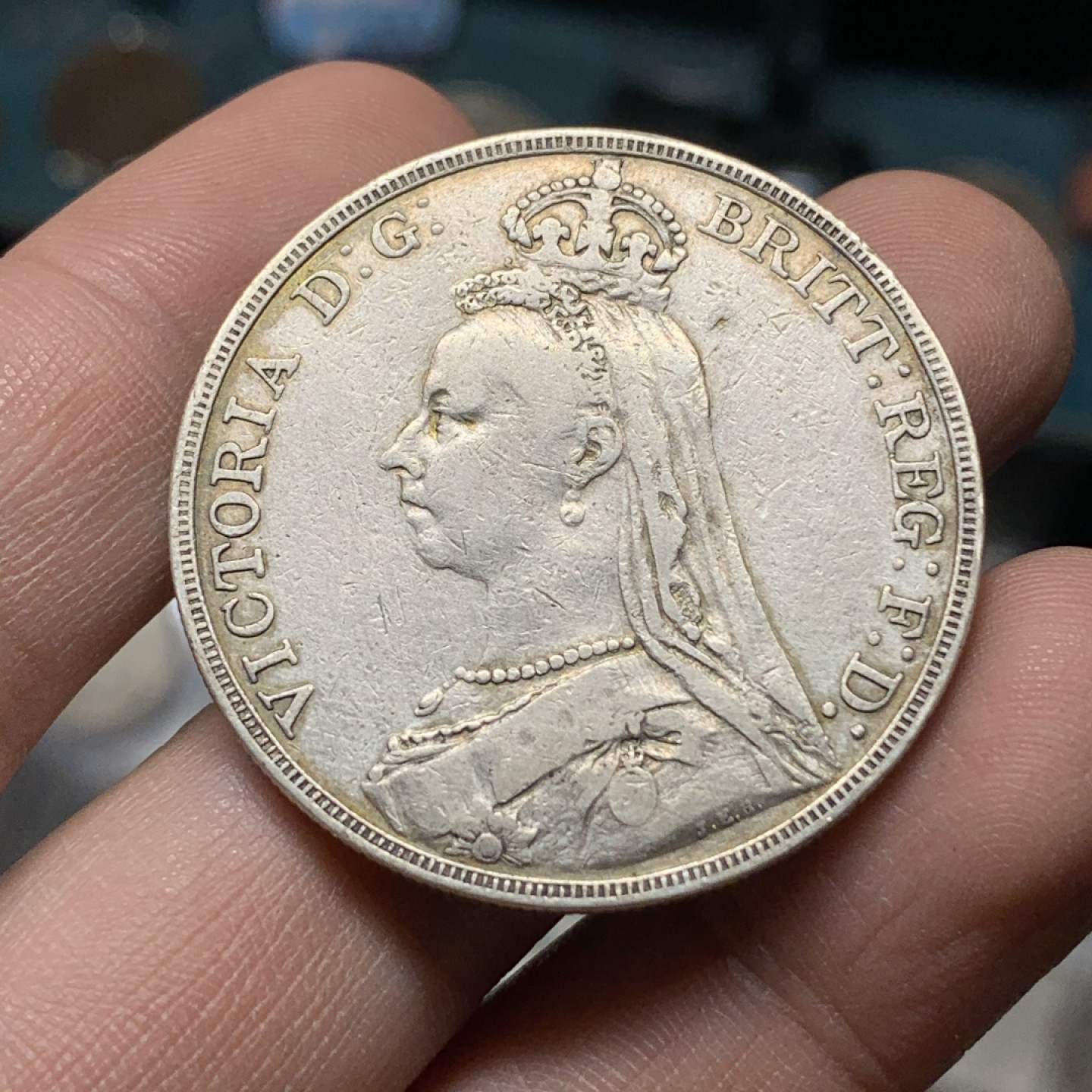 《竞宝斋》钱币微拍-第13场-本周日，周一2场连拍（全场顺丰包邮） 英国 1890年 维多利亚 马剑克朗 大银币