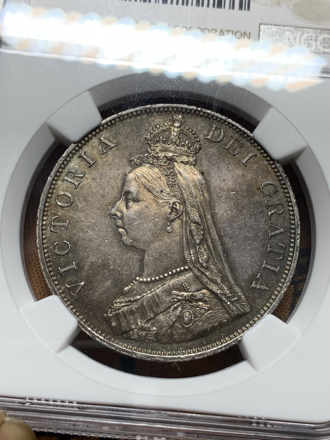 《竞宝斋》钱币微拍-第13场-本周日，周一2场连拍（全场顺丰包邮） NGC MS62 英国1889年4先令 NGC编号：4580022-002 双面带彩