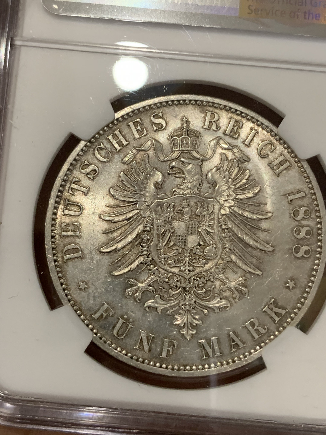 《竞宝斋》钱币微拍-第13场-本周日，周一2场连拍（全场顺丰包邮） NGC-MS63 德国普鲁士 1888年 三皇之年 5马克 银币 带彩转光 顶级品相