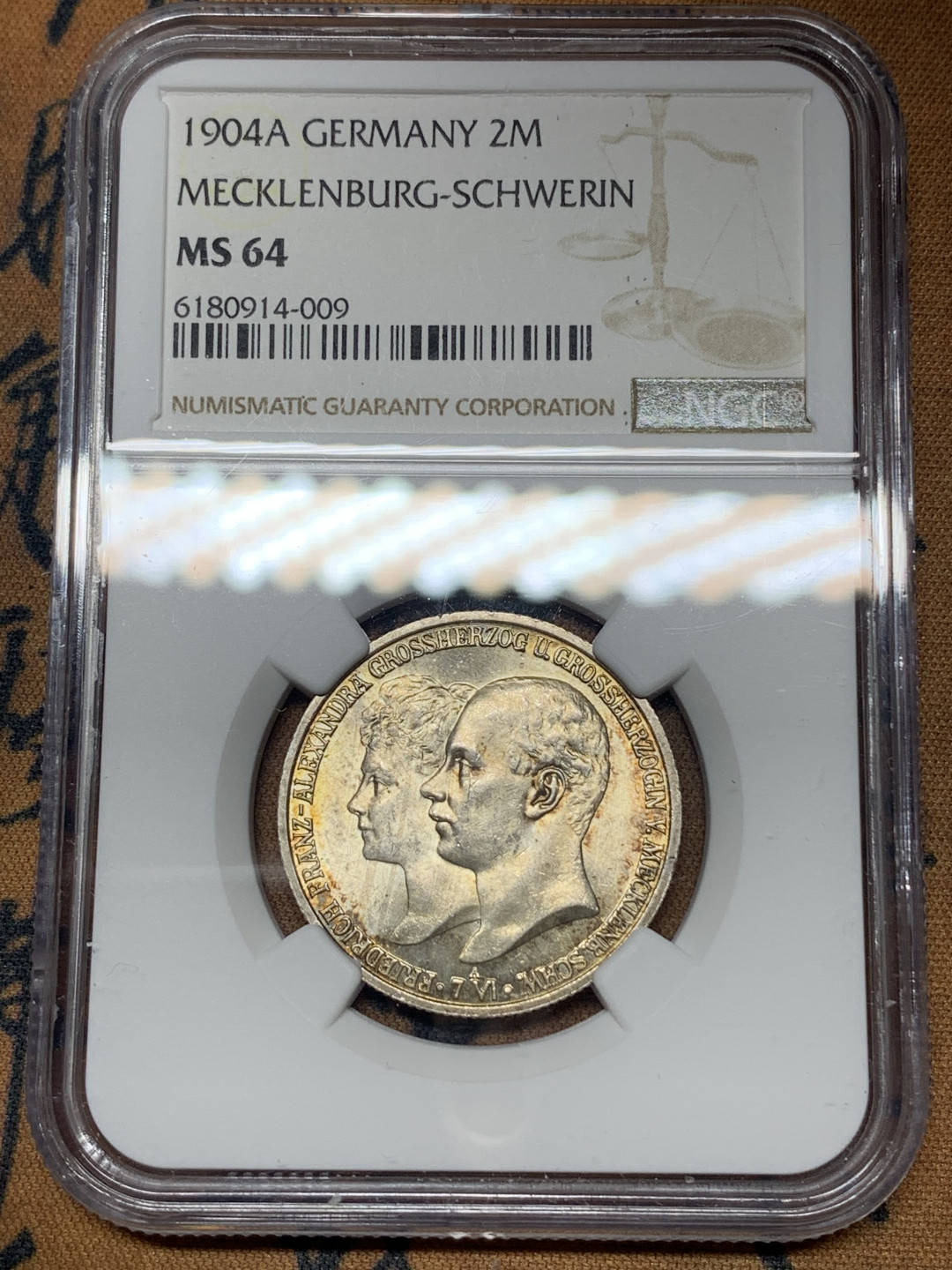 《竞宝斋》钱币微拍-第13场-本周日，周一2场连拍（全场顺丰包邮） NGC-MS64 德国梅克伦堡 1904-A年 2马克 银币 金色包浆 顶级分数