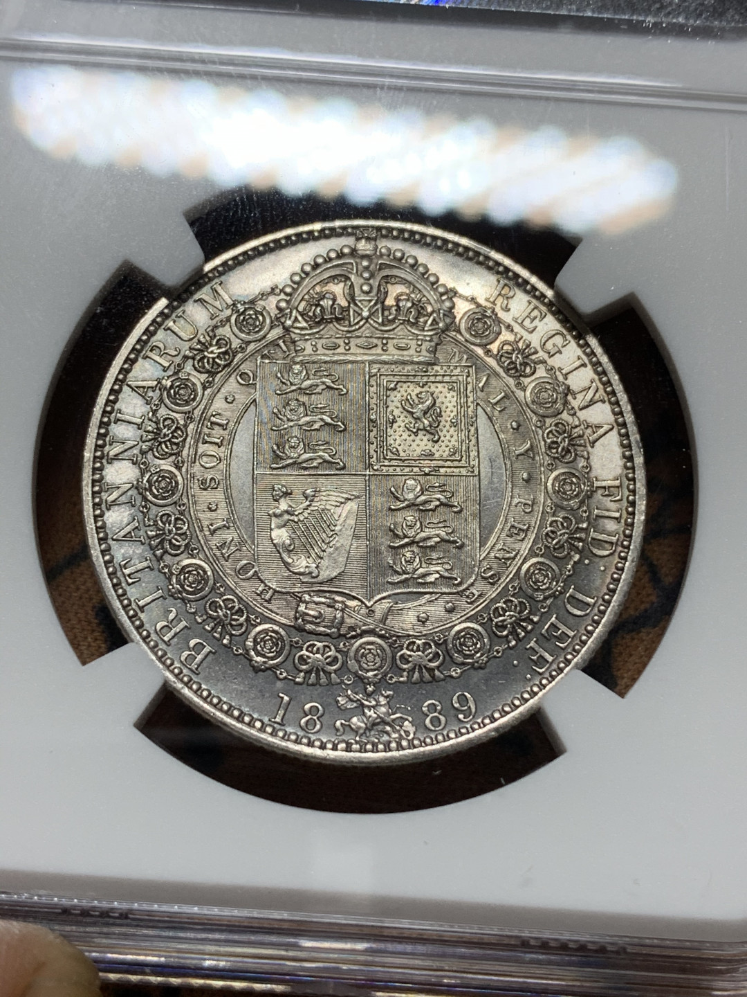 《竞宝斋》钱币微拍-第13场-本周日，周一2场连拍（全场顺丰包邮） NGC MS62 英国1889年1/2克朗 NGC编号：4416141-003 车轮光