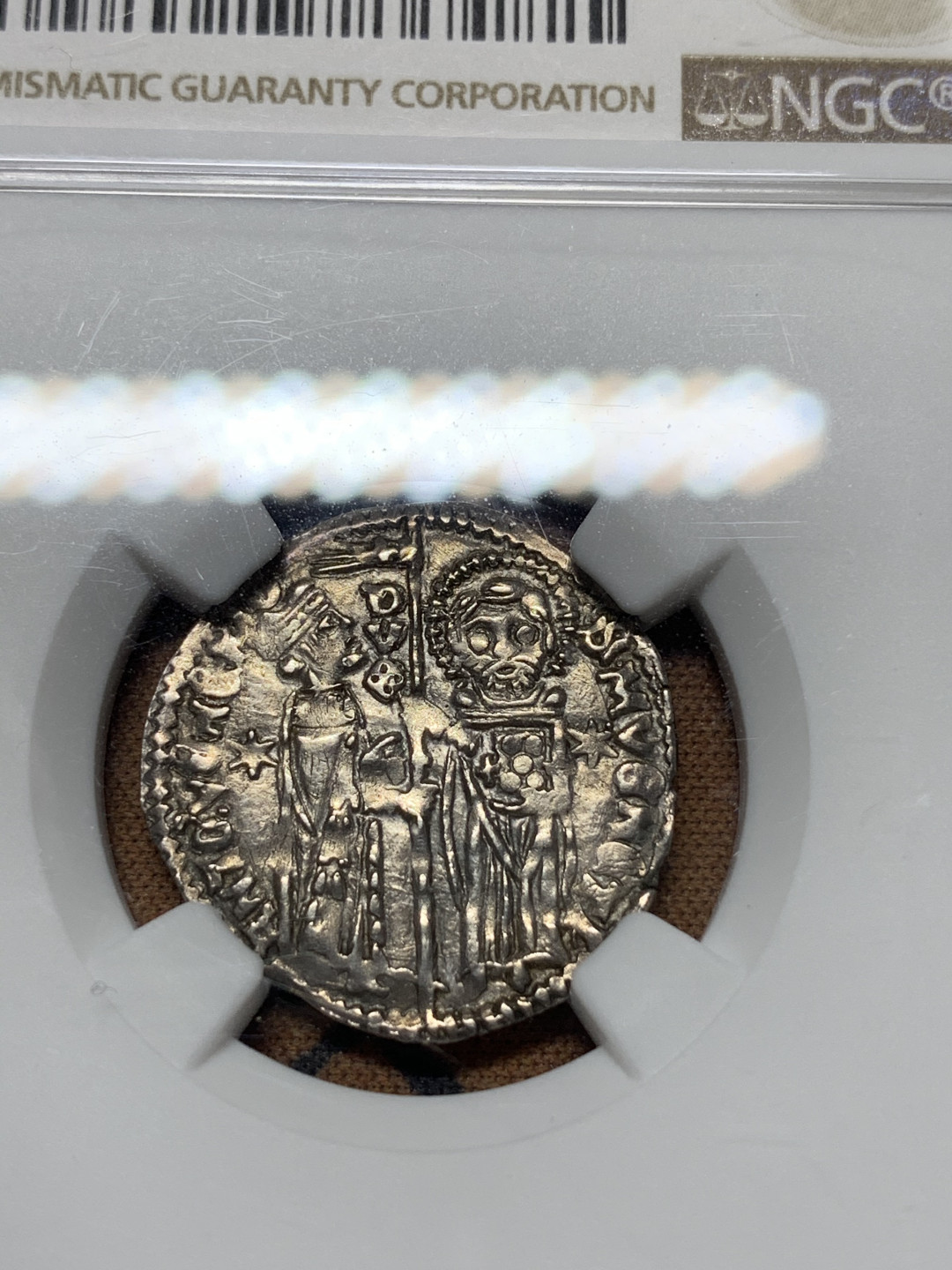 《竞宝斋》钱币微拍-第13场-本周日，周一2场连拍（全场顺丰包邮） NGC-AU55 难得高分！意大利威尼斯中世纪（1382-1400年期间）打制小银币1.94g 细节清晰，人物生动