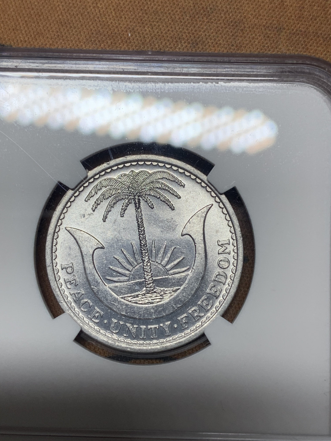 《竞宝斋》钱币微拍-第13场-本周日，周一2场连拍（全场顺丰包邮） NGC-MS65 比亚法拉 1969年 2.5先令 铝币 稀少品种