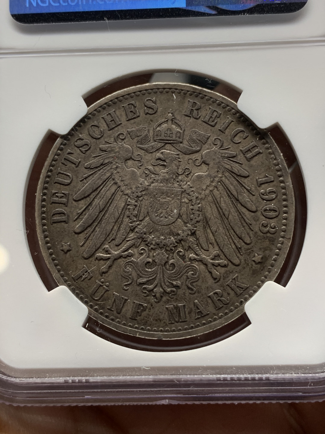 《竞宝斋》钱币微拍-第14场-本周日，周一2场连拍（全场顺丰包邮） NGC-AU50 德国汉堡 1903-J年 双狮5马克 银币 传世黑包浆 非常漂亮
