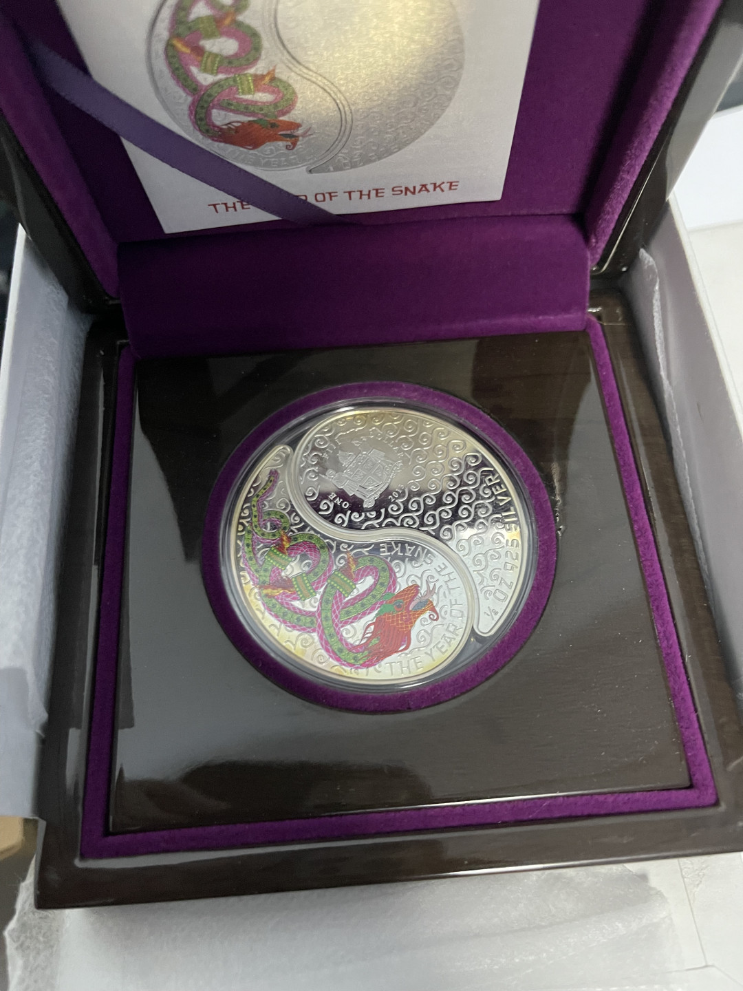 CSIS-GREAT评级精品钱币拍卖第一百一十七期 斐济2013年中国癸巳生肖蛇年太极图阴阳分体异形精制彩色纪念银币
