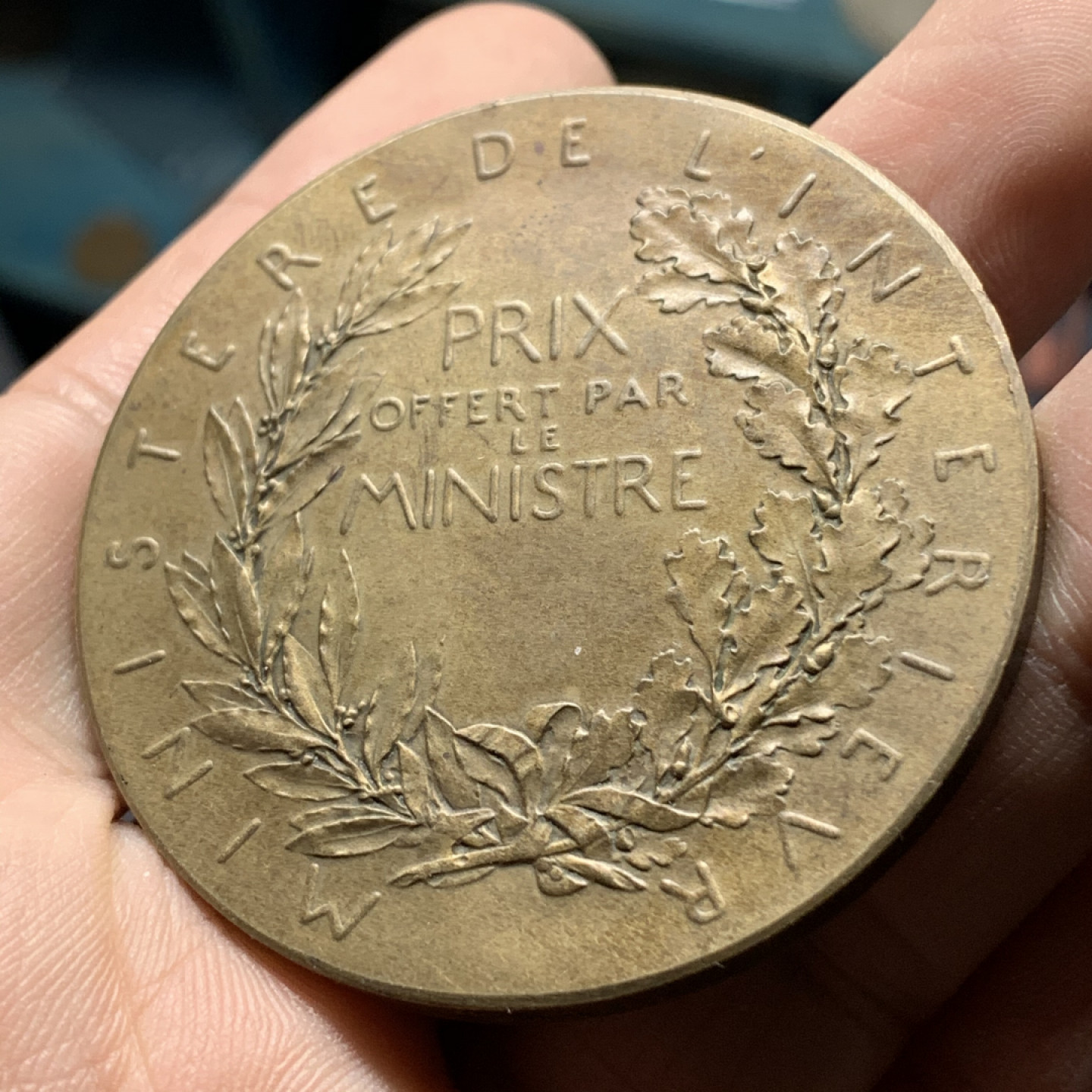 《竞宝斋》钱币微拍-第14场-本周日，周一2场连拍（全场顺丰包邮） 法国铜章  玛丽安娜戎装 直径：51mm  重量：61g  边铭：丰饶角  作者：罗蒂roty 近现代章牌的经典之作。