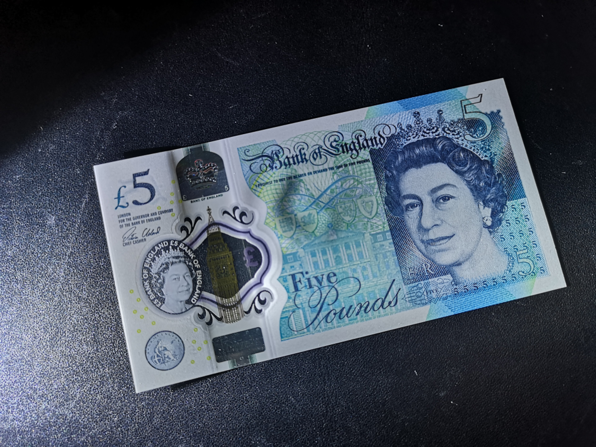 《外钞收藏家》第一百四十六期拍卖-超百件大拍场（本期106件） 英国G序列2015年5英镑AA版UNC