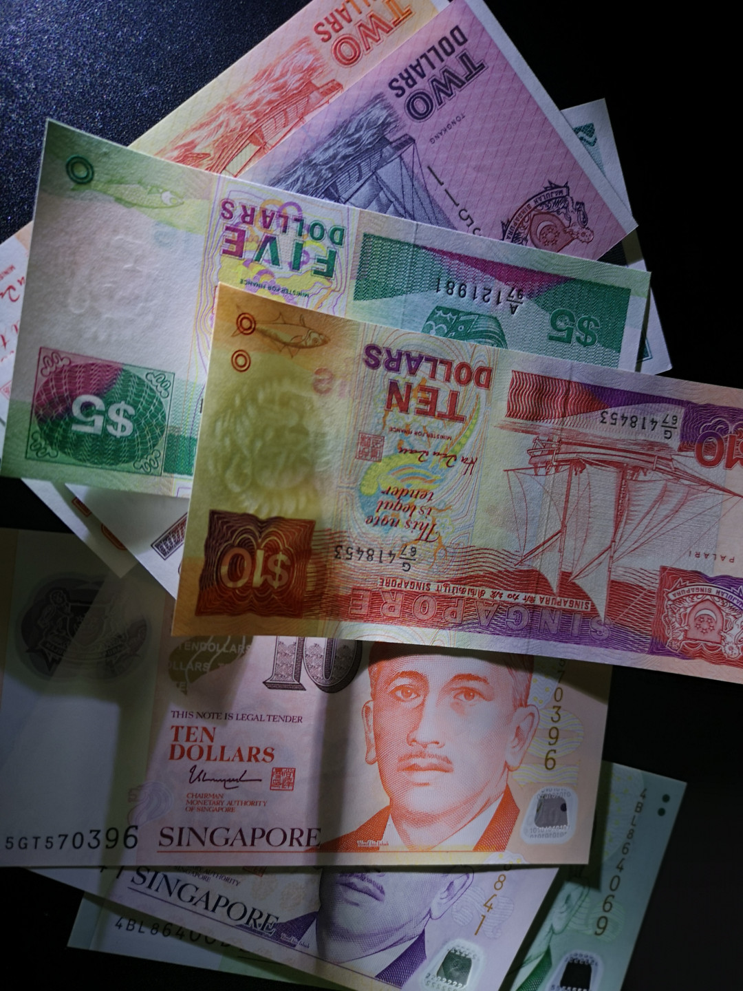 《外钞收藏家》第一百四十六期拍卖-超百件大拍场（本期106件） 新加坡船版、人像版 两个小套 8张 全新UNC