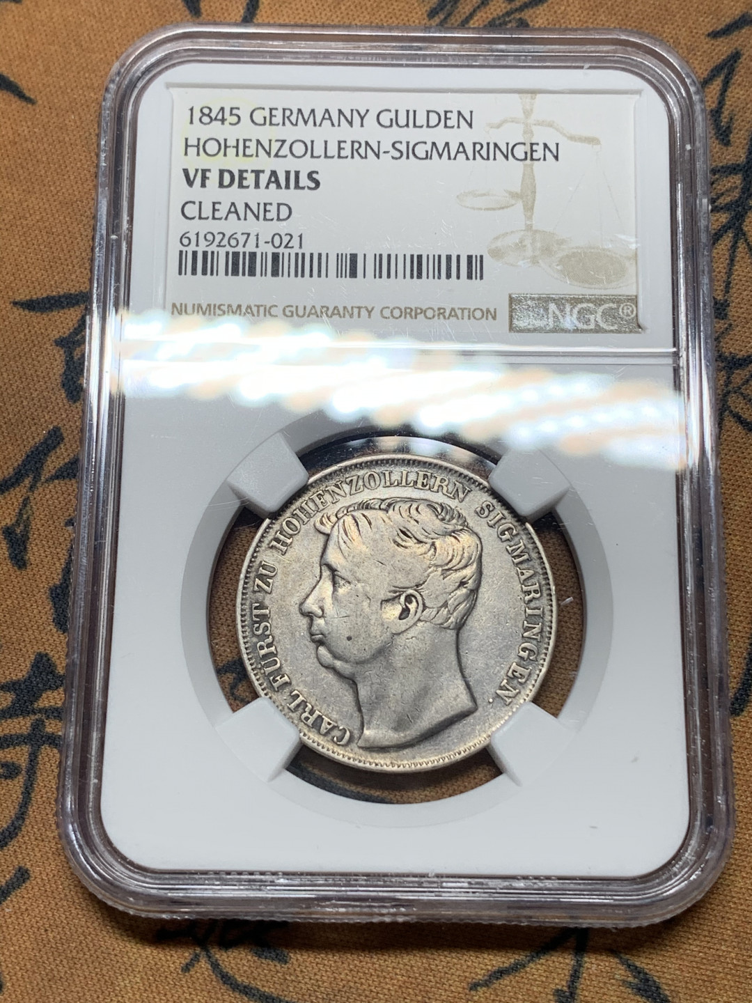 《竞宝斋》钱币微拍-第14场-本周日，周一2场连拍（全场顺丰包邮） NGC-VF 德国霍亨索伦-锡格马林根侯国 1845年 卡尔 1盾 银币 非常稀少的品种