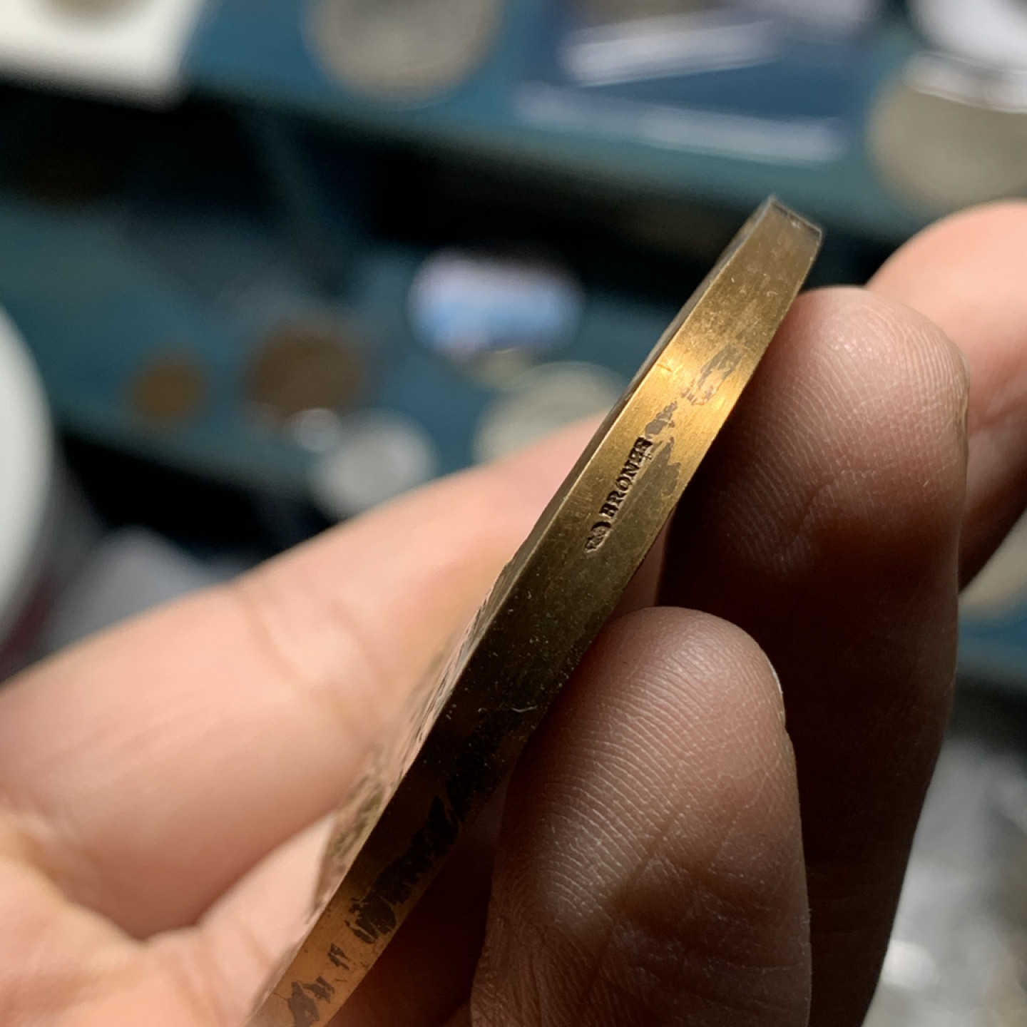 《竞宝斋》钱币微拍-第14场-本周日，周一2场连拍（全场顺丰包邮） 法国铜章  玛丽安娜花环 直径：50mm  重量：66g  边铭：丰饶角  作者：Daniel Dupuis  法国政治家André Marie颁发