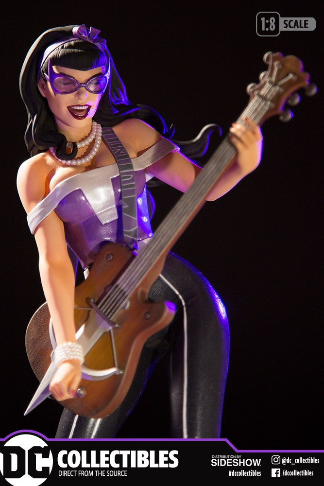 零元拍：SIDESHOW 905105 1/8 DC COMICS 女乐手雕像，全新未拆。