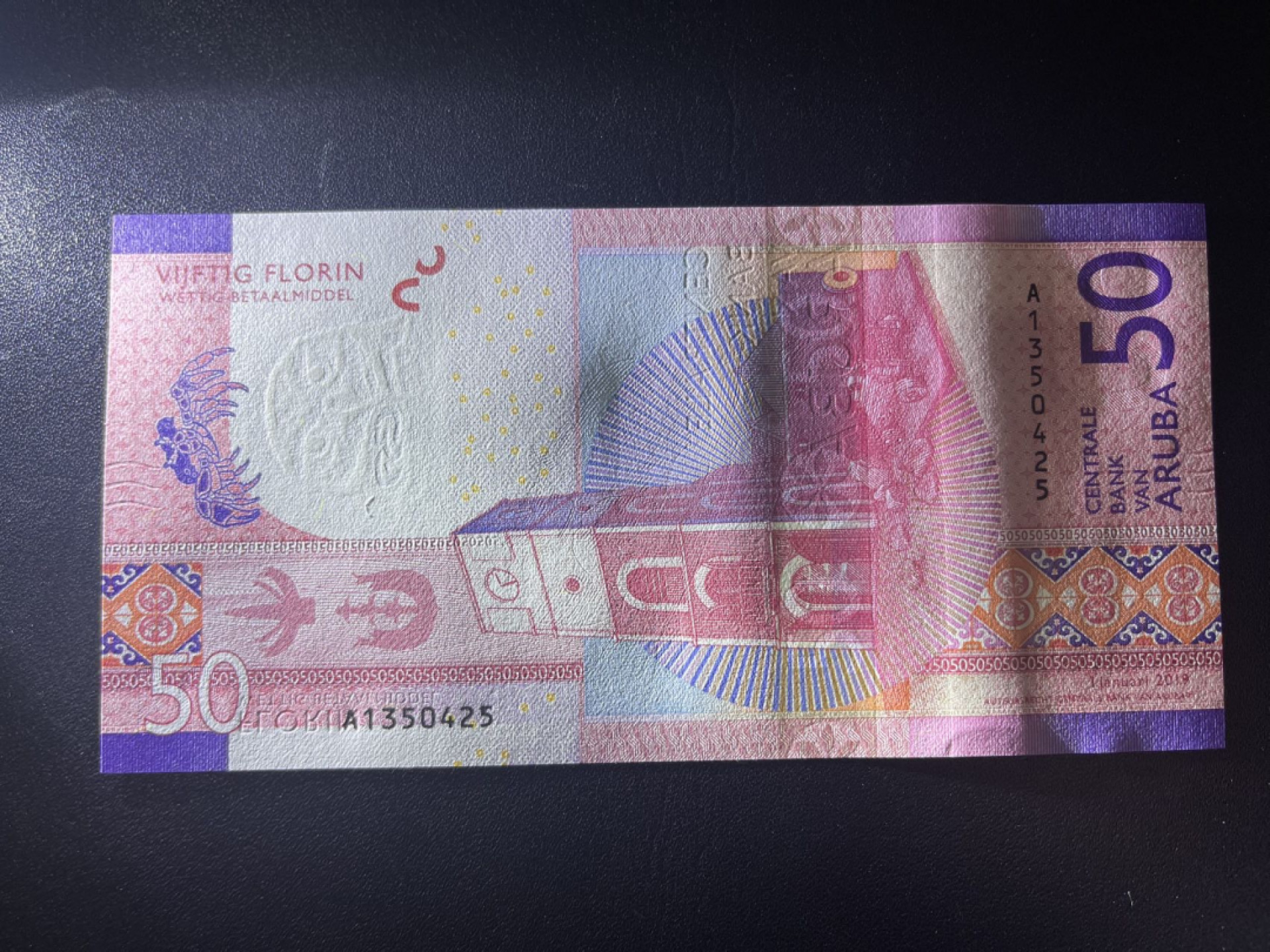 《外钞收藏家》第一百四十六期拍卖-超百件大拍场（本期106件） 2019年阿鲁巴50 A冠 全新UNC