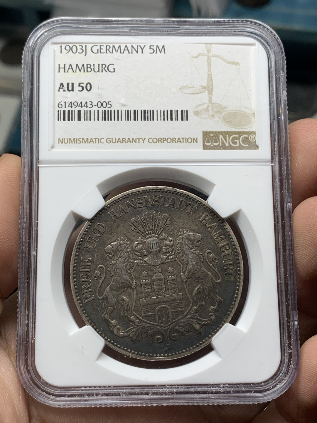 《竞宝斋》钱币微拍-第14场-本周日，周一2场连拍（全场顺丰包邮） NGC-AU50 德国汉堡 1903-J年 双狮5马克 银币 传世黑包浆 非常漂亮