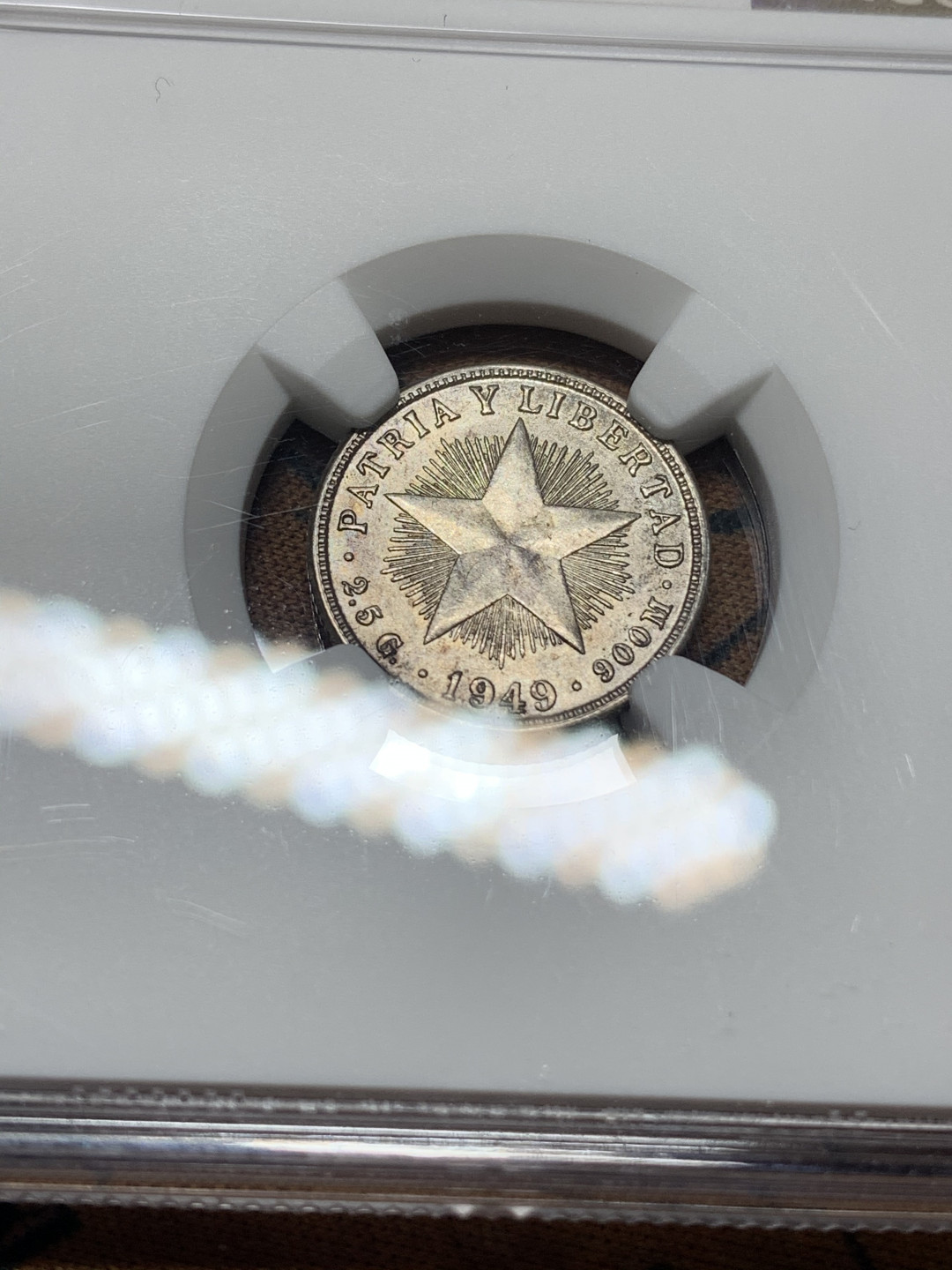 《竞宝斋》钱币微拍-第14场-本周日，周一2场连拍（全场顺丰包邮） NGC-MS63 古巴 1949年 10分 五星版 银币 原光原味 很不错的小毫