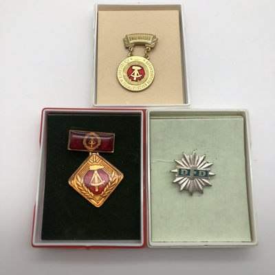 交易所11月20日群拍 - 东德奖章第1组