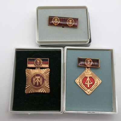 交易所11月20日群拍 - 东德奖章第2组