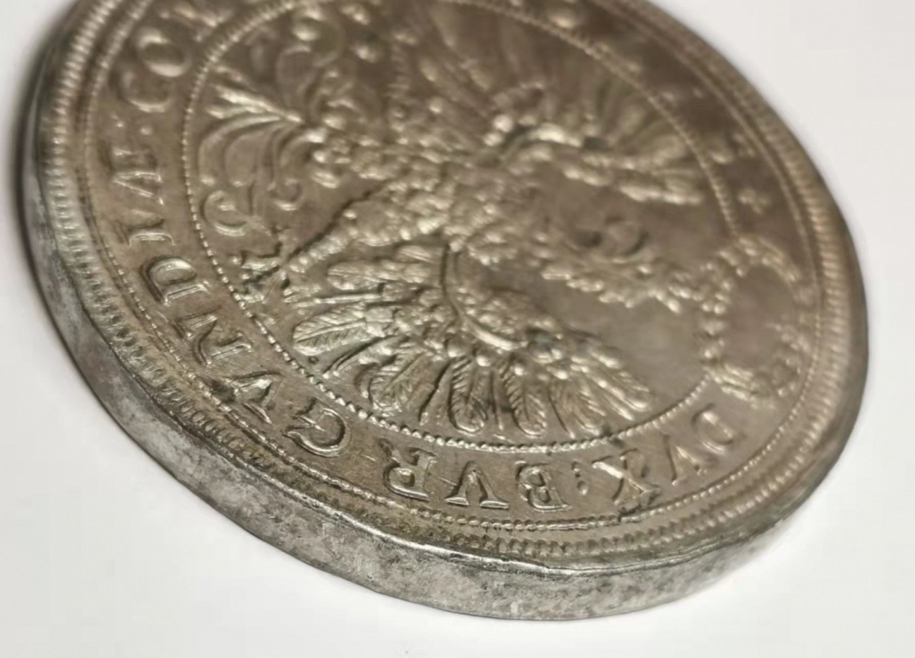 凡希社世界钱币微拍第一百七十八期 荐！1626神罗利奥波德与克劳迪亚双头像2泰勒大银UNC收藏级！