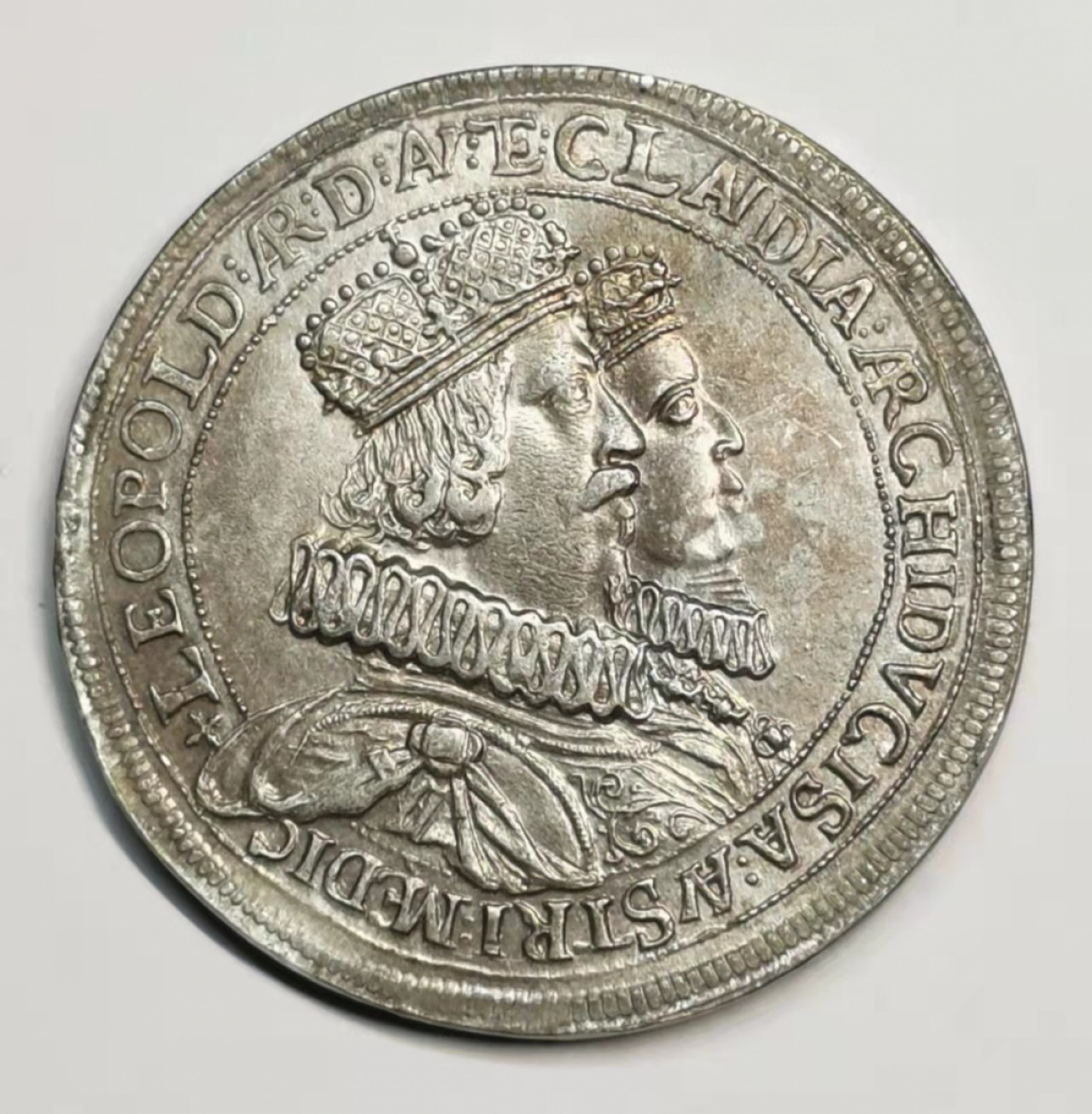 凡希社世界钱币微拍第一百七十八期 荐！1626神罗利奥波德与克劳迪亚双头像2泰勒大银UNC收藏级！