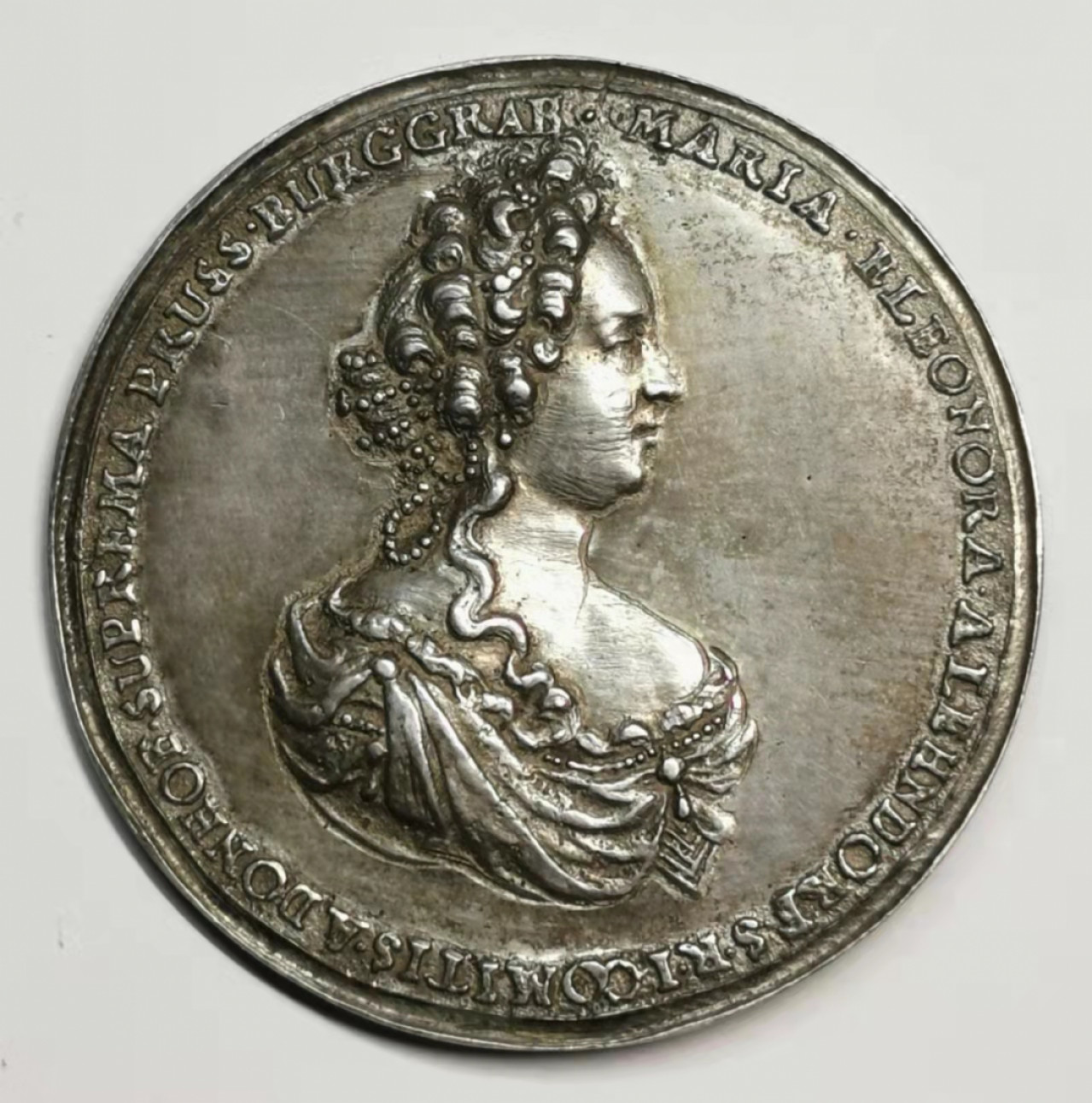 凡希社世界钱币微拍第一百七十八期 稀！十七世纪普雷斯堡国王与王后纪念大银章AU 直径54mm 51.28克