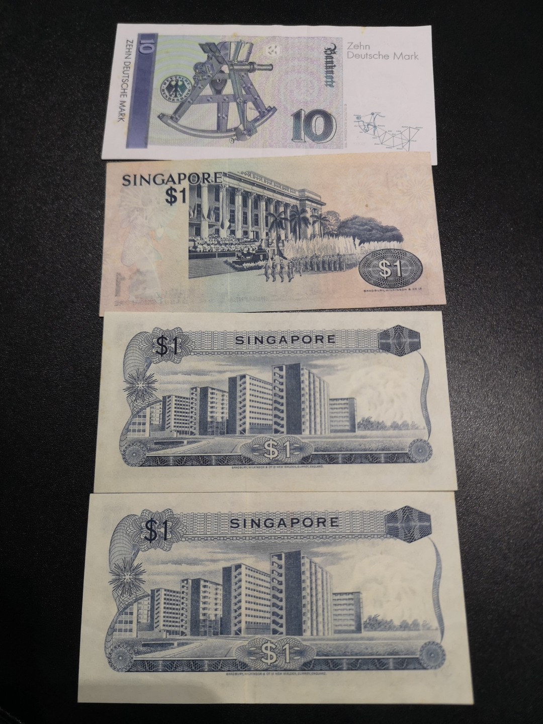 《外钞收藏家》第一百四十七期拍卖连拍第一场（98件） 德国末版10马克1张 新加坡3张 流通品