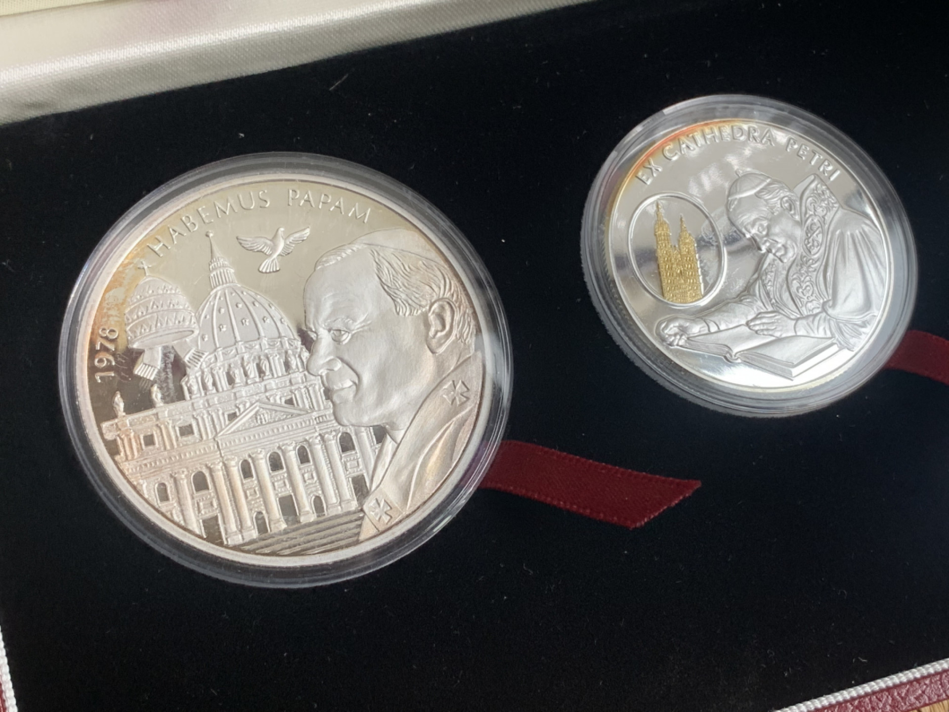 《竞宝斋》钱币微拍-第15场-本周日，周一2场连拍（全场顺丰包邮） 原盒证书 马耳他2005年 25/50/100/200里拉 1/4盎司到2盎司精制教皇纪念币 1盎司镀金 完美状态