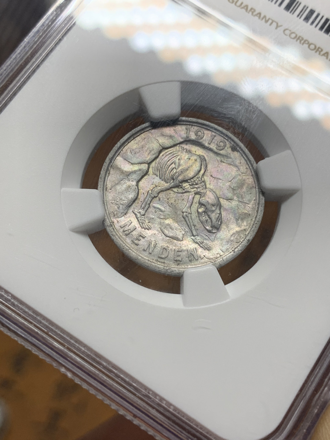 《竞宝斋》钱币微拍-第15场-本周日，周一2场连拍（全场顺丰包邮） NGC-MS62 德国 1920年德紧门登洞熊50芬尼 恐龙形象逼真 整体设计感极强